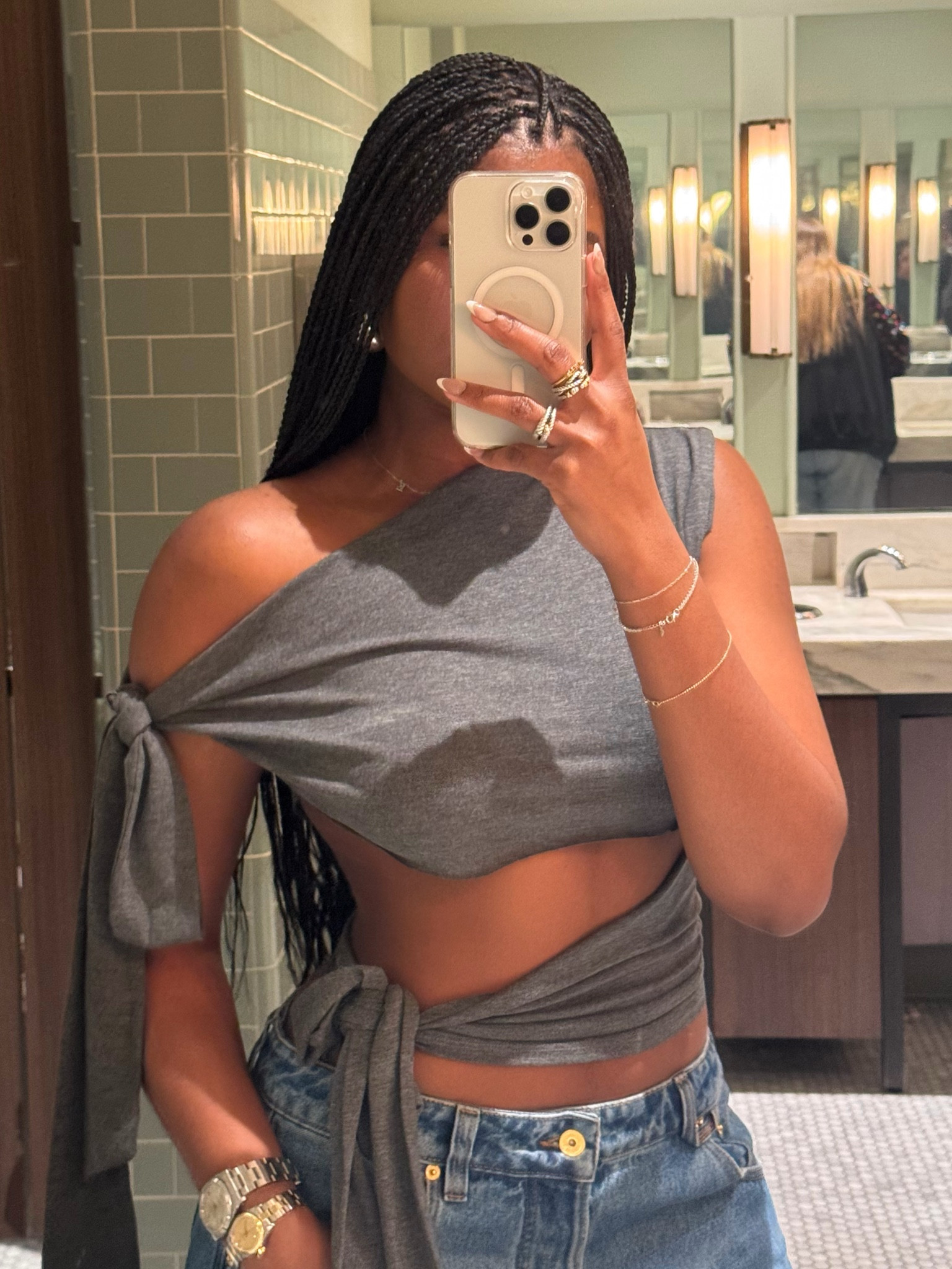 my look for the NBA Emirates Cup semifinals 🏀🤍

#LTKFindsUnder100 #LTKItBag