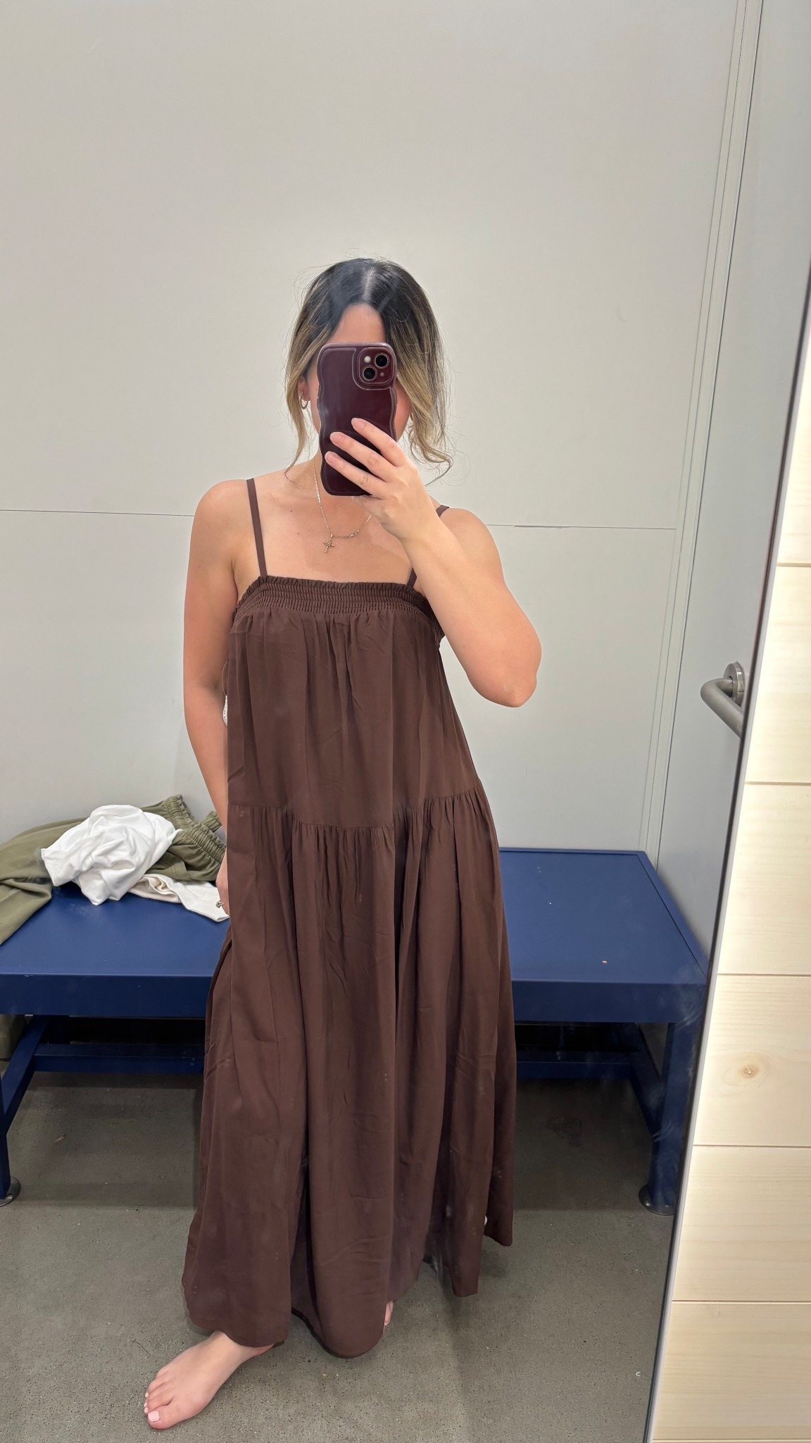 Wearing XS ($20 sale) 

#oldnavy #oldnavysale #tryon #oldnavydress #vacationdress #resortdress #momstyle #everydaystyle #brownmaxidress #maxidress #dressesunder50 