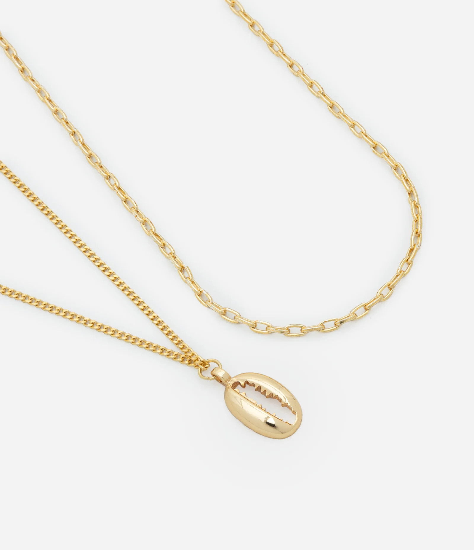 Colar Duplo em Metal com Pingente Búzio Dourado - Lojas Renner | Renner (BR)