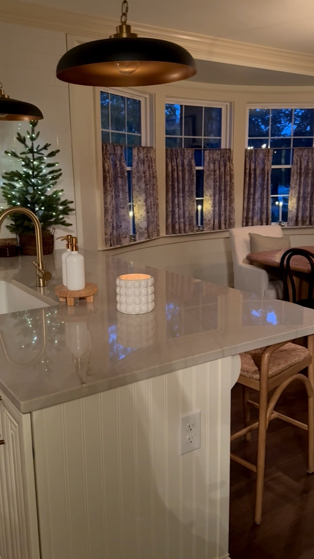 Oh how I love candles in the windows during the fall and winter months...

#LTKHome #LTKSeasonal #LTKHoliday