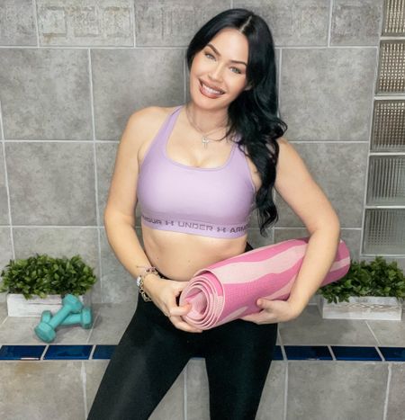 These sports bras offer so much support, love the colors too 


Fitness, workout, gym, bra 

#LTKfitness #LTKfindsunder50 #LTKover40