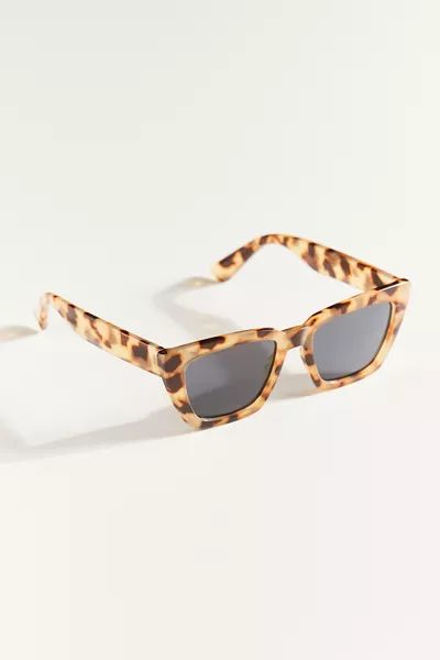 Carson Chunky Rectangle Sunglasses | Urban Outfitters (US and RoW)