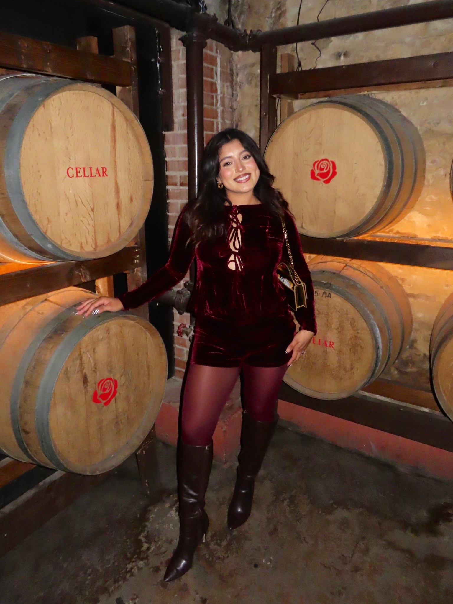 The most perfect burgundy outfit for the holidays / even valentines!! 🍷 