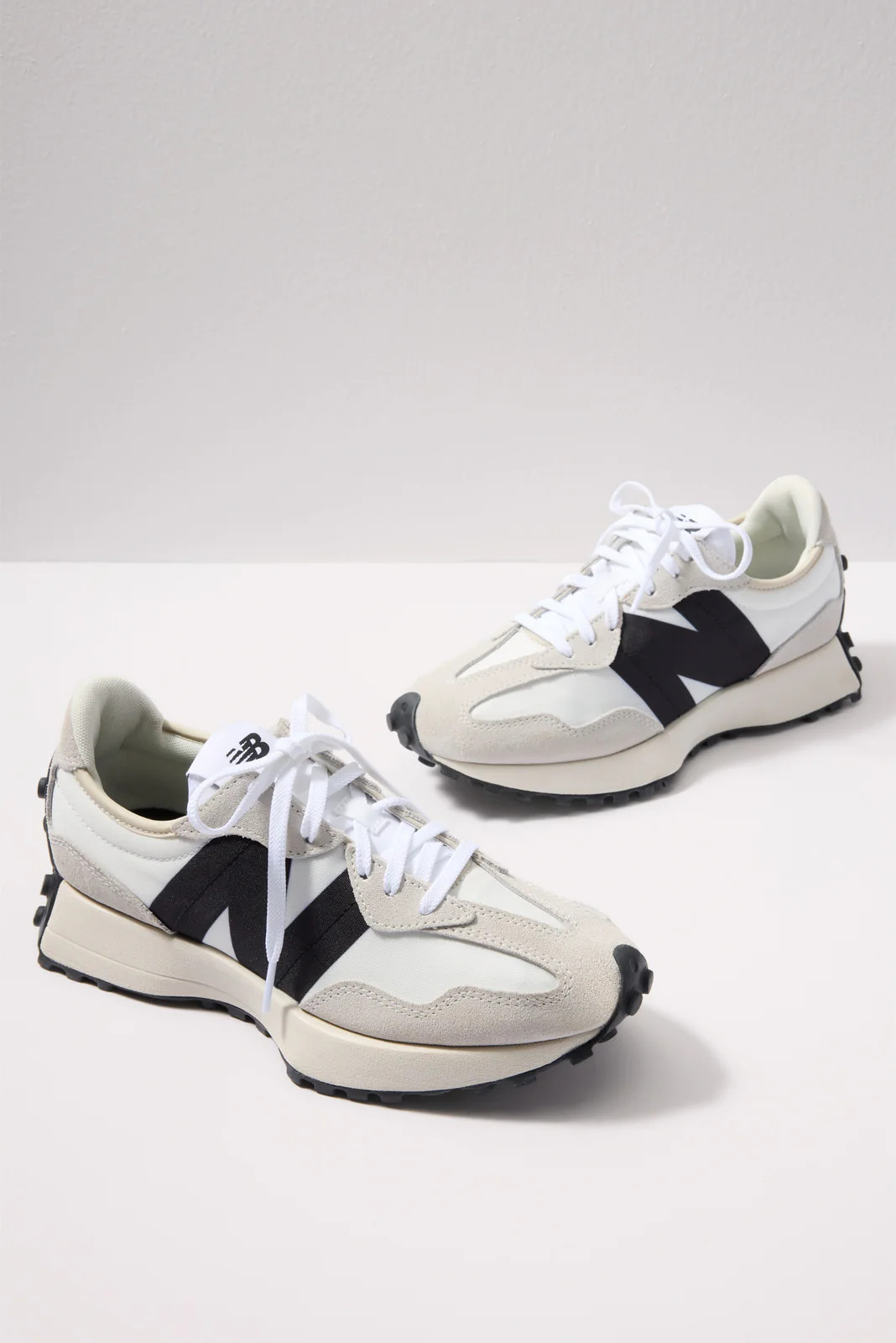 327 Sneaker | Evereve