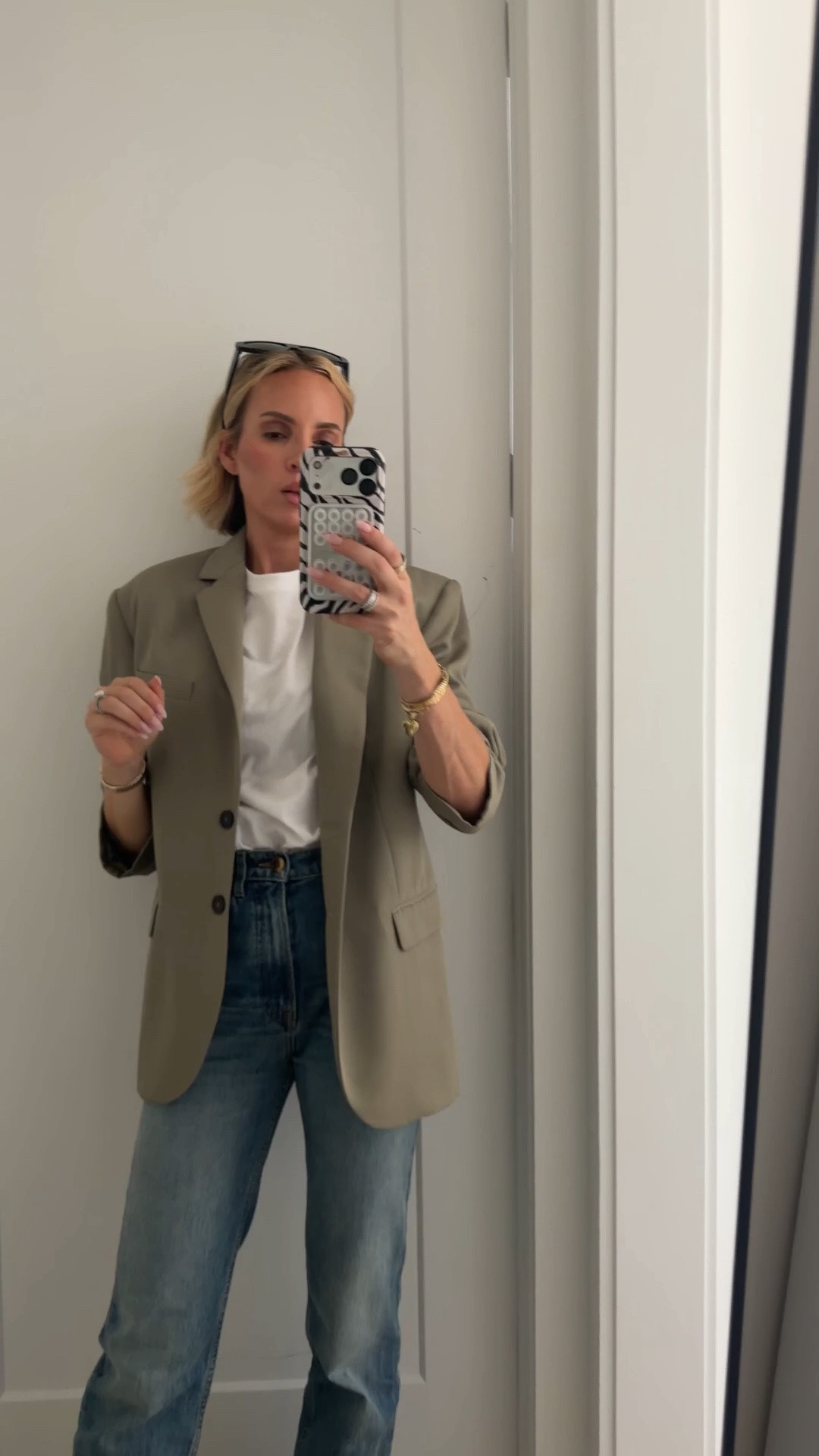This blazer is just classic. It’s not too oversized. It’s not small. The shoulder pads are not too big but they’re not tiny. It’s perfect. I’m wearing a small. ￼

#LTKSaleAlert #LTKOver40 #LTKWorkwear