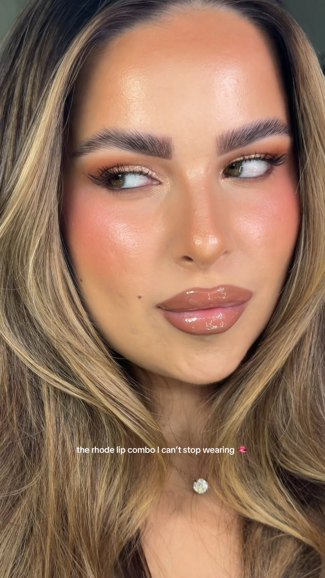 this lippie has been on repeat for me 🫦 wearing @rhode skin lip liner shade: squeeze + peptide lip tint shade: colada #lipcombo #lipcombotutorial #rhodeliptreatment #rhodelipliner #makeuptutorial