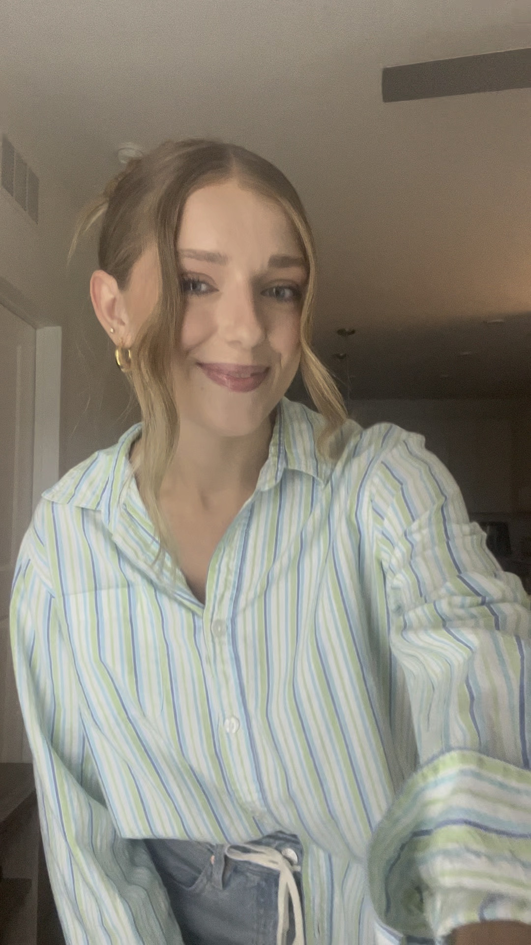 button downs are such good pieces to thrown on for a comfy but cute work outfit! 💚

#LTKFindsUnder50 #LTKSeasonal #LTKStyleTip