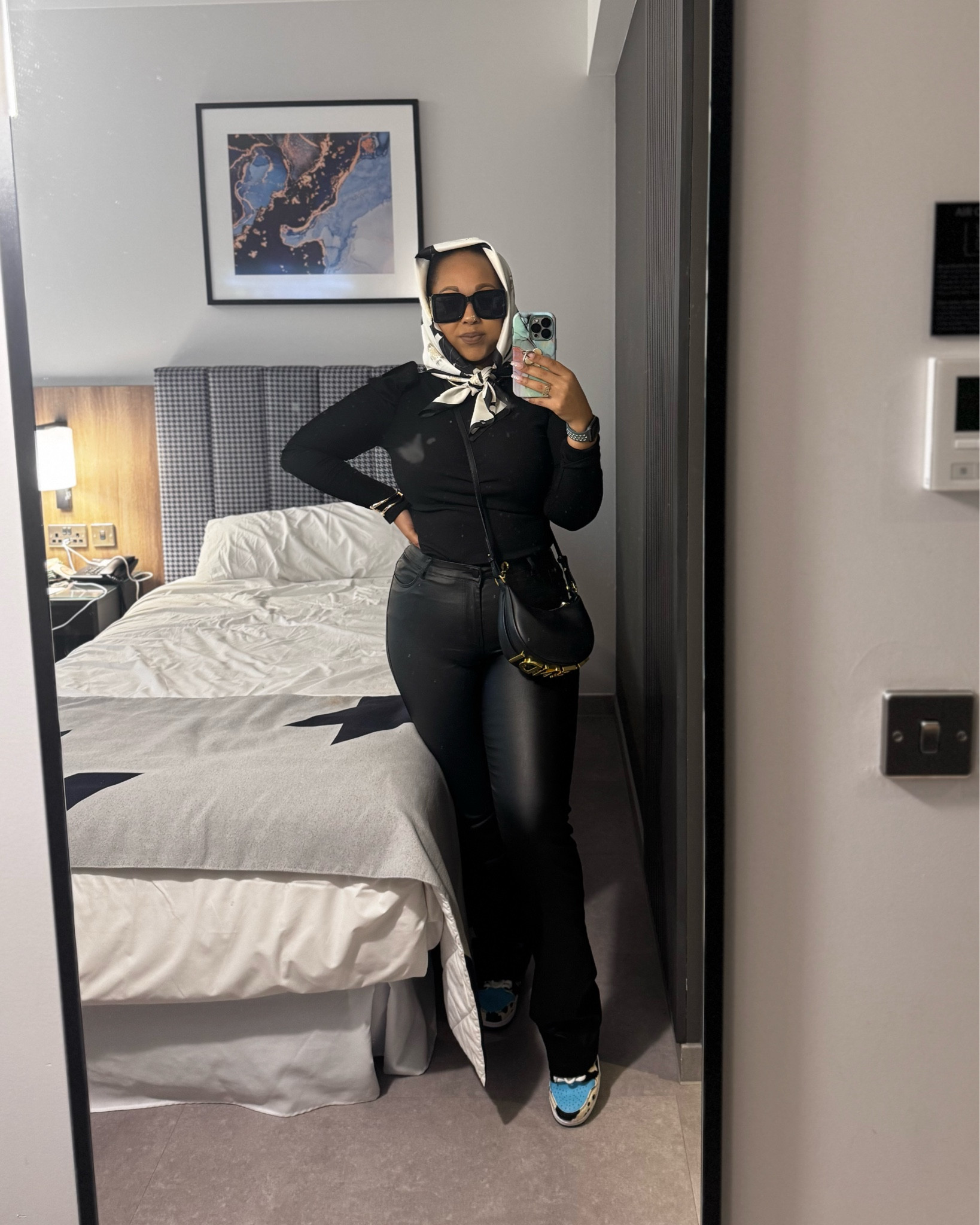 London 🇬🇧 | Day 3

5’5 | 178lbs | Top M | Pants L | Sneakers 6.5 

#LTKFindsUnder100 #LTKHoliday #LTKStyleTip