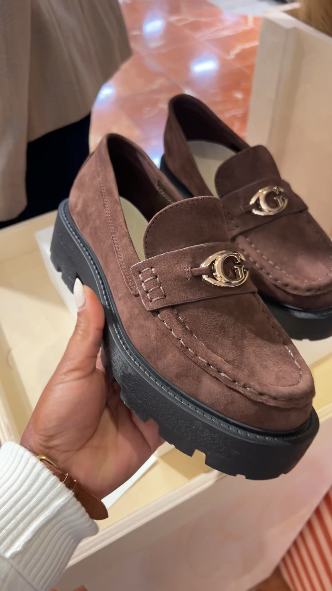 These suede loafers are the perfect mix of comfort and elegance 🤎✨ Ideal for fall outfits and everyday wear, so chic and timeless! #MacysFinds

Hashtags:
#LTKFinds #LTKFallFashion #LTKShoes #MacysStyle #FallOutfitInspo #ComfyChic #LoaferStyle #OOTD #FallEssentials #LTKTrend #LTKHomeandStyle

#LTKBeauty #LTKU