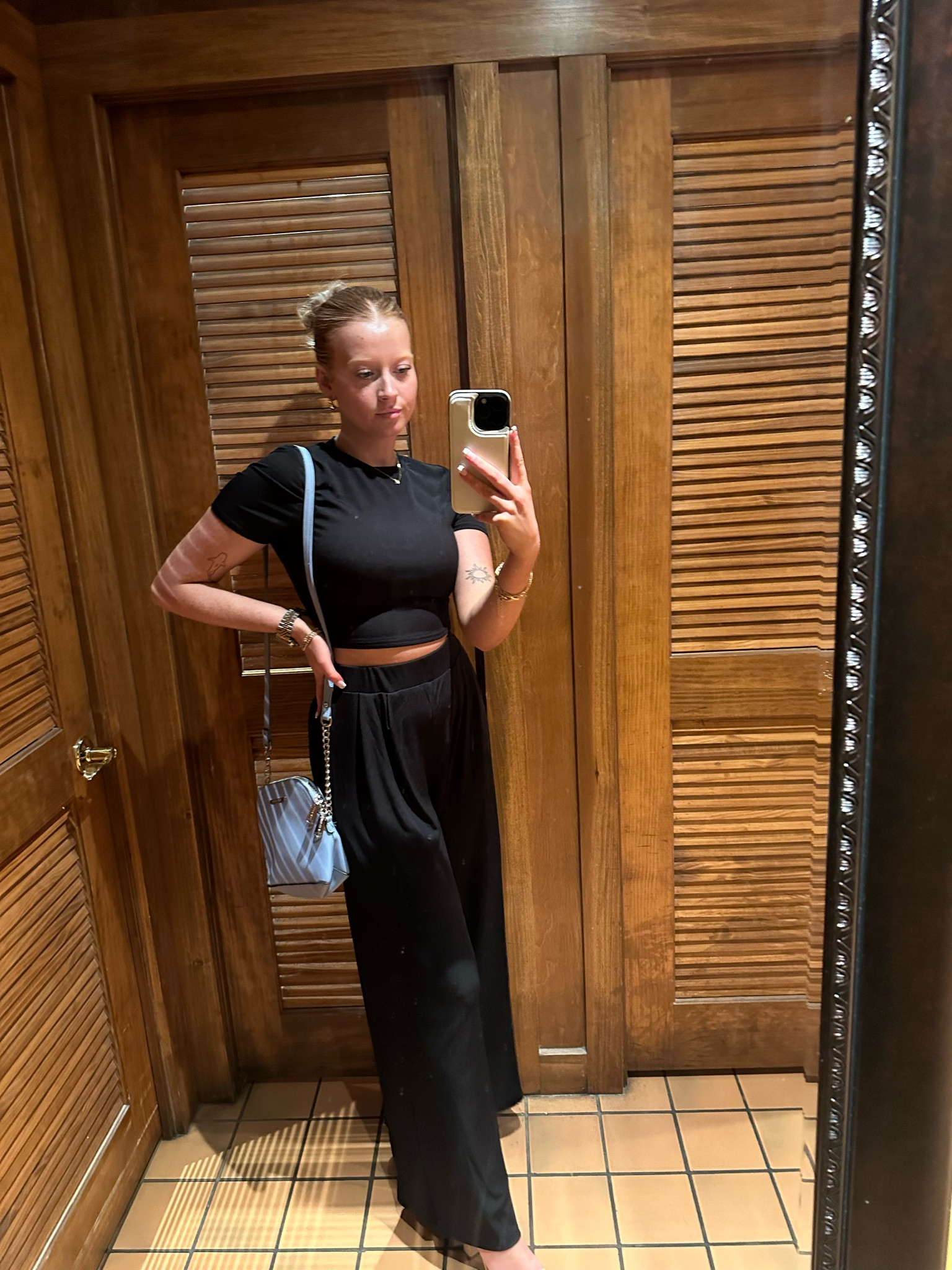 Slick 2 piece black jump suit set!🖤 
- slick back and a bright pop of color!🩵