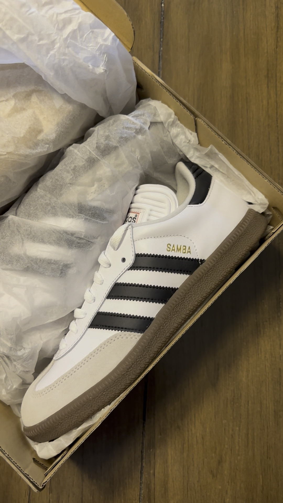 Everyday shoe for Fall 

Samba, adidas, shoe crush, sneakers, street style, fall shoes, fall style, fall fashion, samba sneakers, samba style 

#LTKxMadewell #LTKxPrime #LTKCon