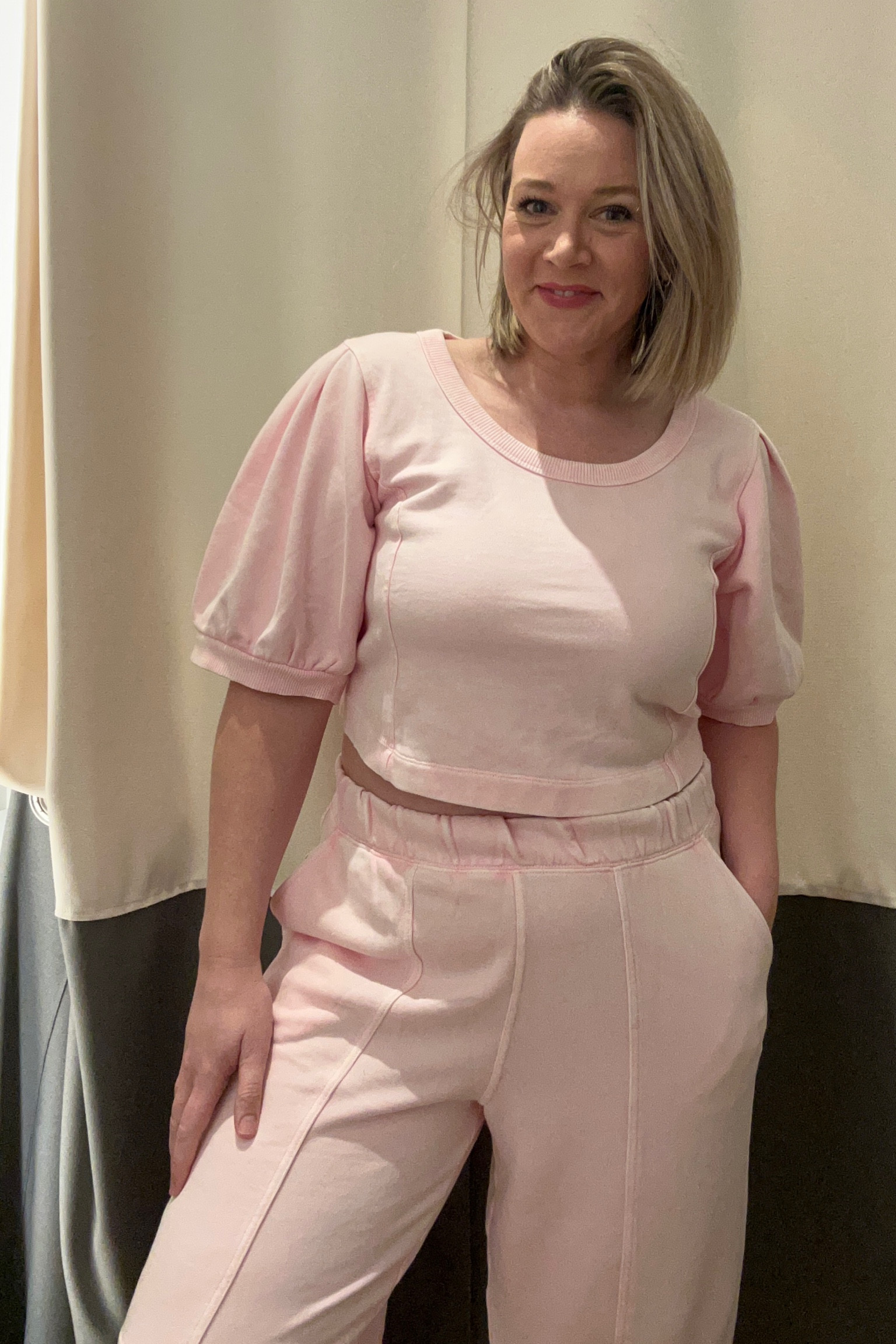 This baby pink matching lounge set is so feminine and cute! I loved the puff sleeves. 