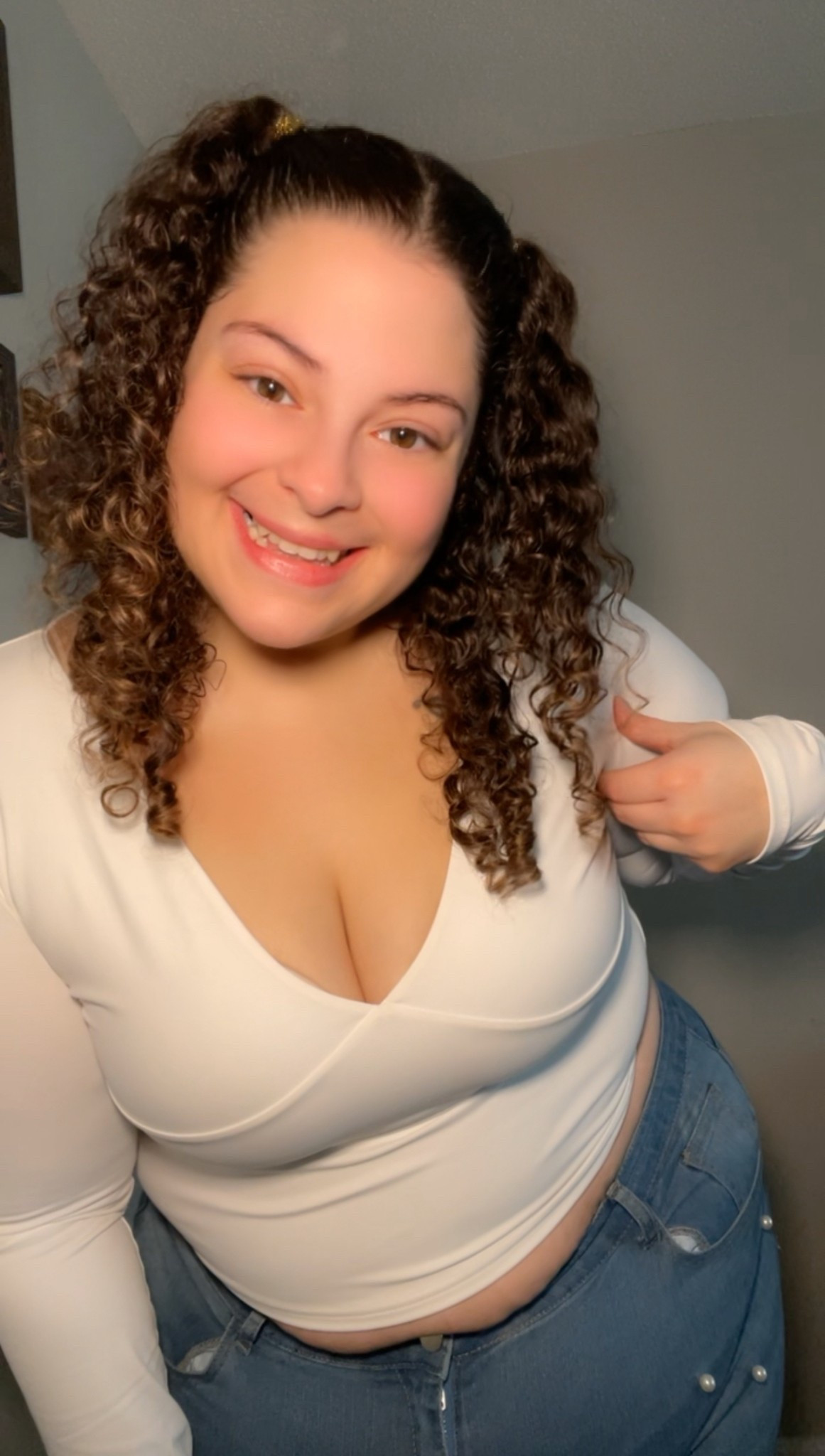 
Curls and pearls ✨


White workout top, active wear , personality pants, pearl jeans , white crop top , plus size summer outfit , summer outfit, white summer outfit, curly girl , 

#LTKFindsUnder50 #LTKMidsize #LTKPlusSize