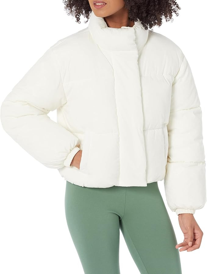 Amazon Essentials Women's Cropped Full-Zip Puffer Jacket (Quilted Matte or Sherpa Fleece) | Amazon (US)
