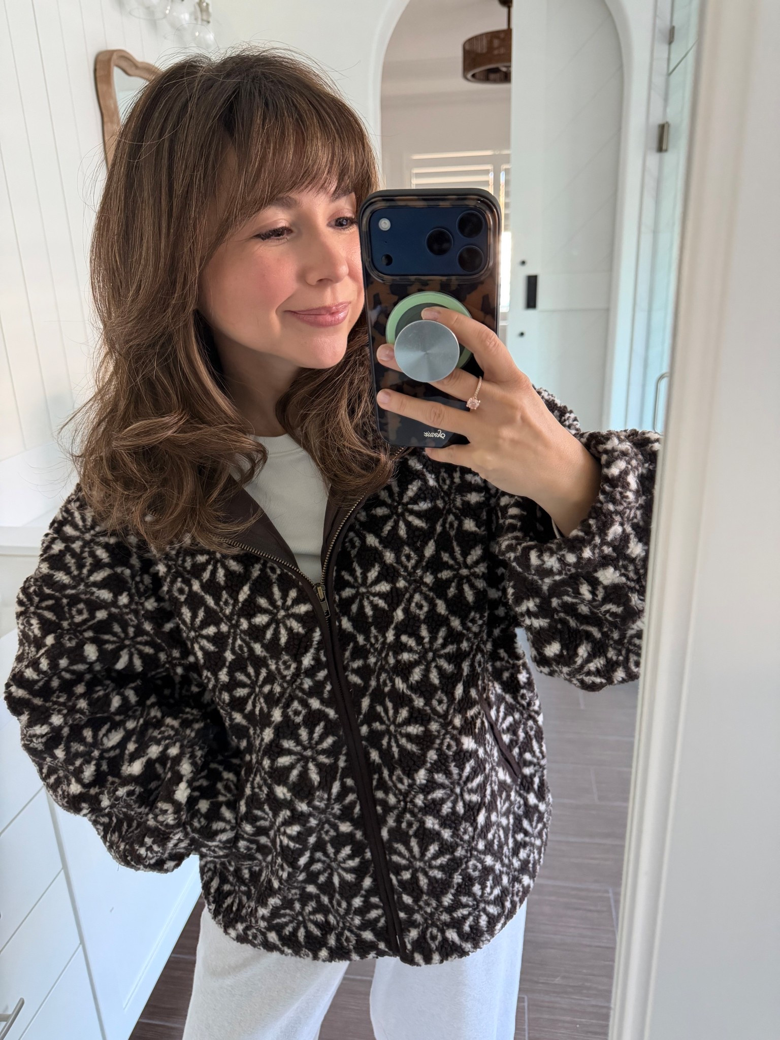 A cozy Sherpa zip front jacket perfect for chilly morning school drop offs and coffee runs. 

Zip jacket xsmall


#LTKHoliday #LTKStyleTip