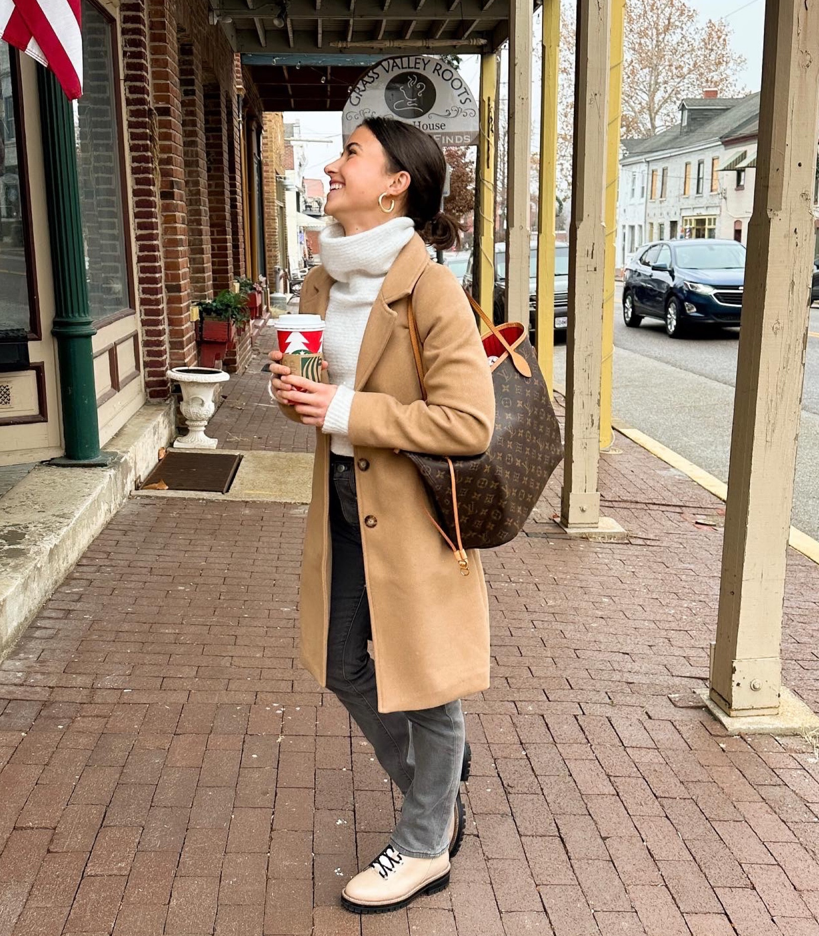 Starbucks not included 😉

#abercrombie

#LTKHoliday #LTKSeasonal #LTKxAF