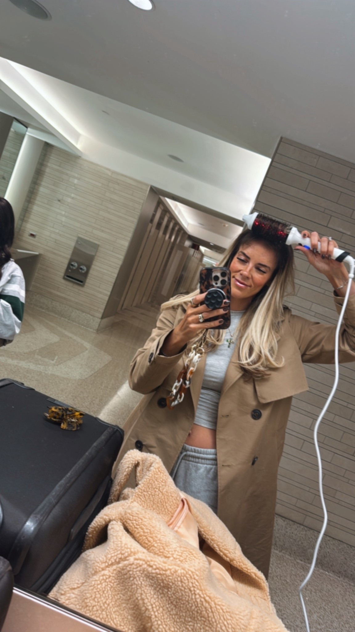 When you get to the airport at 430am & get ready for the day after you land in NYC | travel tips | hair care when traveling 