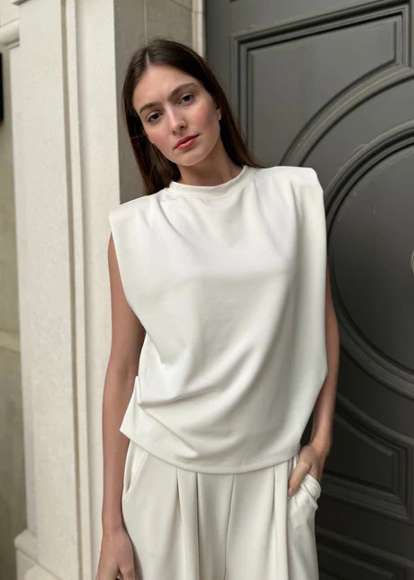 Libby Bold-Shoulder Sleeveless Lounge Top - Cream | Benaar La