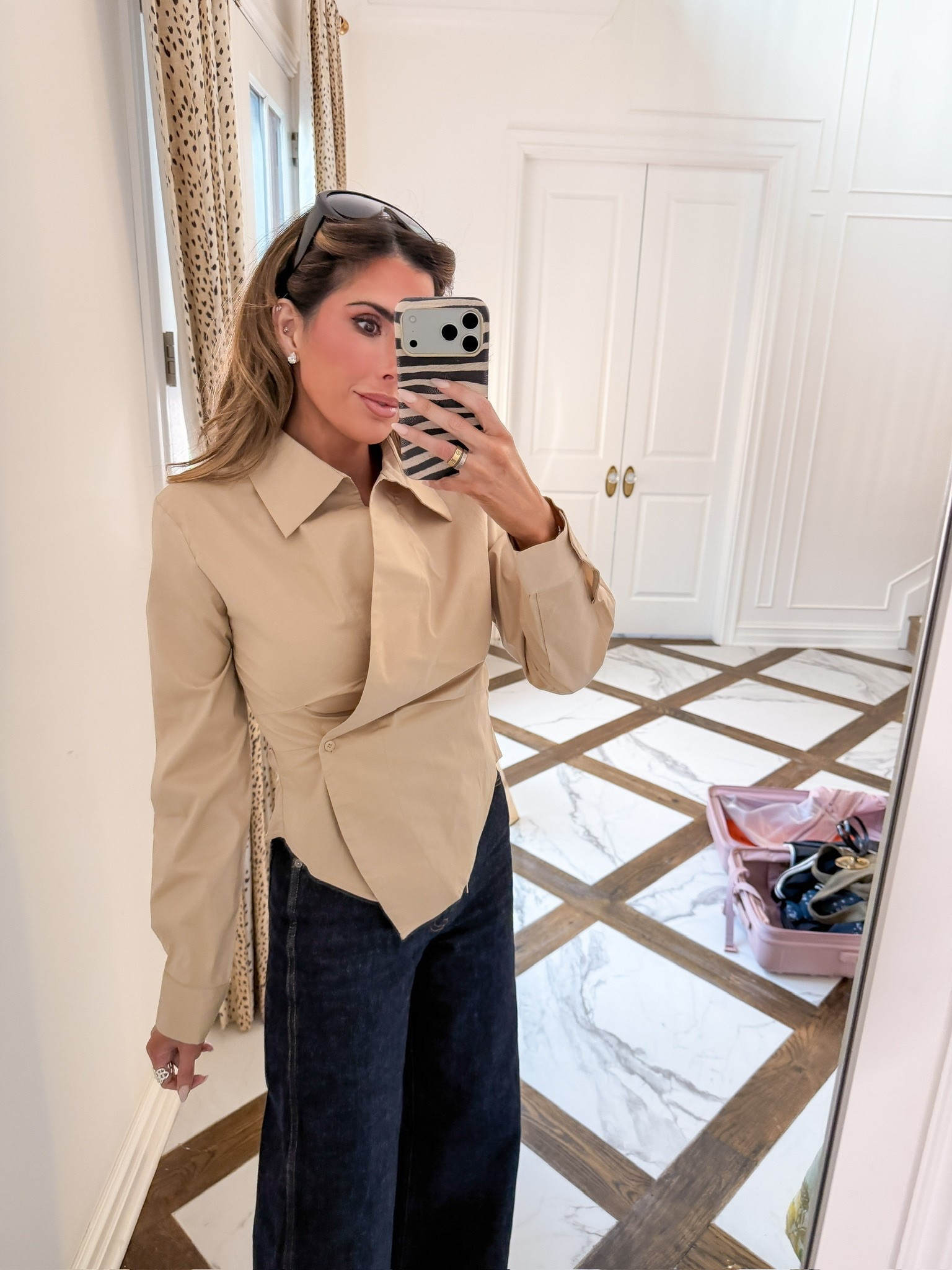 Business casual outfit for fall!! Comes in two other colors! I’m wearing a small top and 26 in jeans! I’ve linked some jeans similar in style as well! 🫶🏻

Nordstrom fashion, Nordstrom finds, Fall outfits women, Fall fashion hauls, Business casual workwear, Date night outfits, Gemme Beauty, Emily Gemma