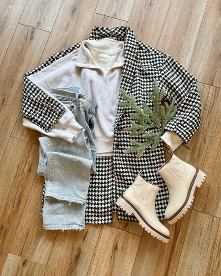 Holiday outfit. Christmas outfit. Houndstooth coat. Plaid coat. Cream Chelsea boots. Winter outfit. 

#LTKHoliday #LTKSeasonal #LTKGiftGuide