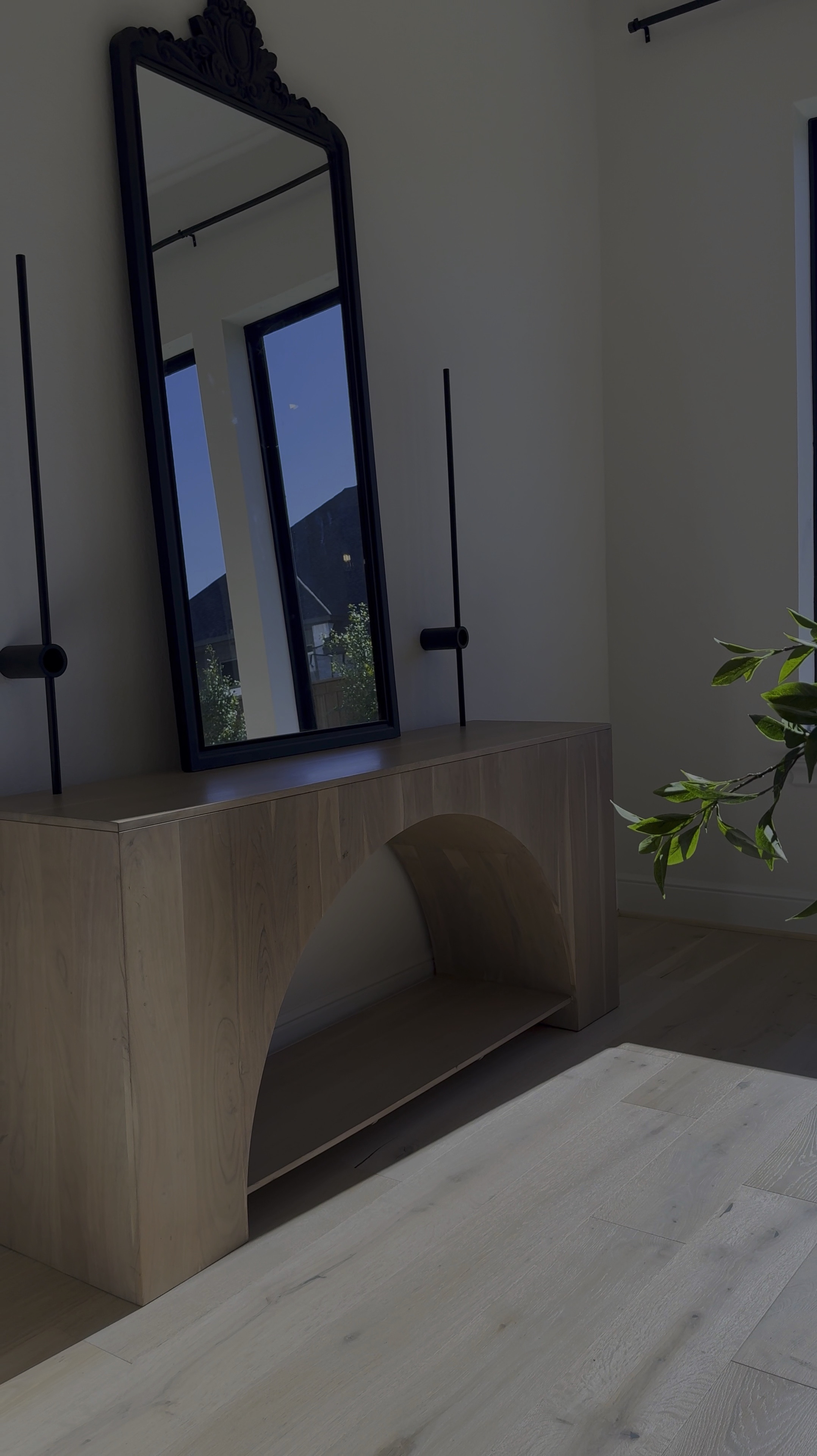 Wanted to share with you this STUNNING console I found! I mean take a look! Still trying to figure out exactly how to style it but it’s a KEEPER! ☺️

Shop below! 🫶🏽

#LTKHome #LTKStyleTip #LTKSaleAlert