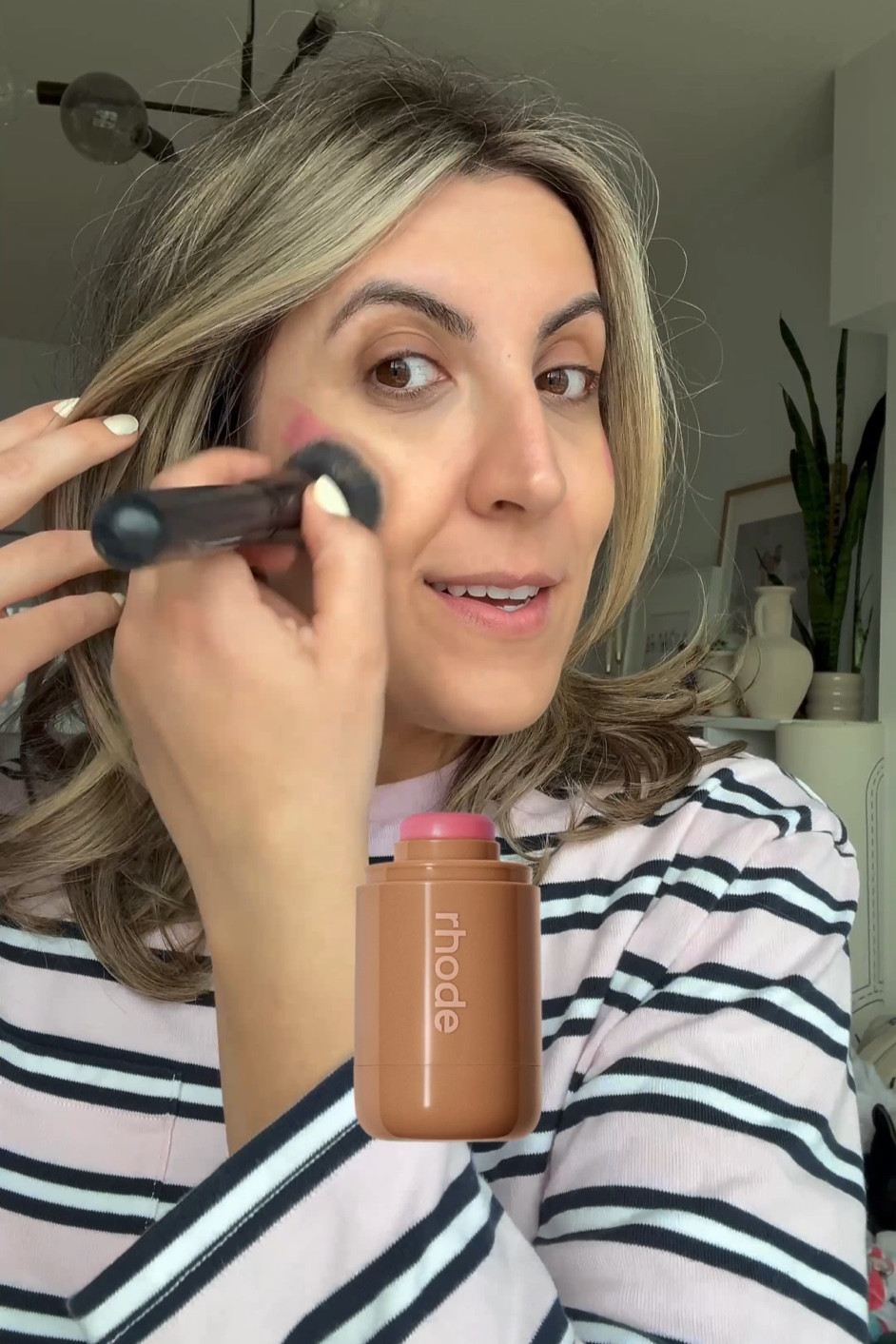 5 minute mom makeup & outfit 

#LTKMothersDay #LTKmomlife #LTKdayinmylife
