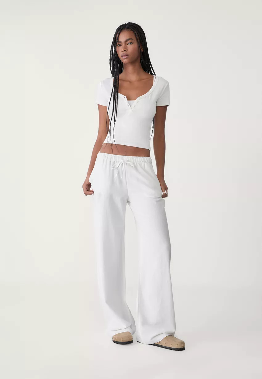 Linen blend drawstring trousers | Stradivarius (UK)