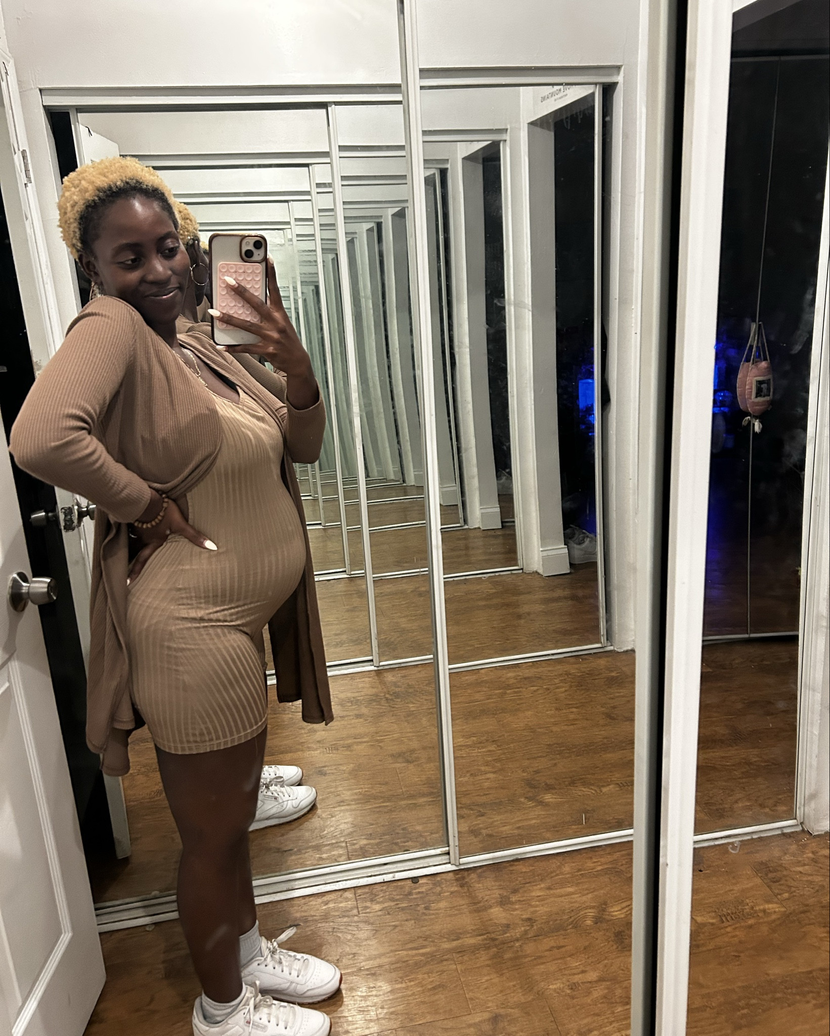 I was so surprised that it fit still even in pregnancy lol . Comfortable for the belly and moveable 🤎
Size- Medium 

#LTKBump #LTKActive #LTKSaleAlert