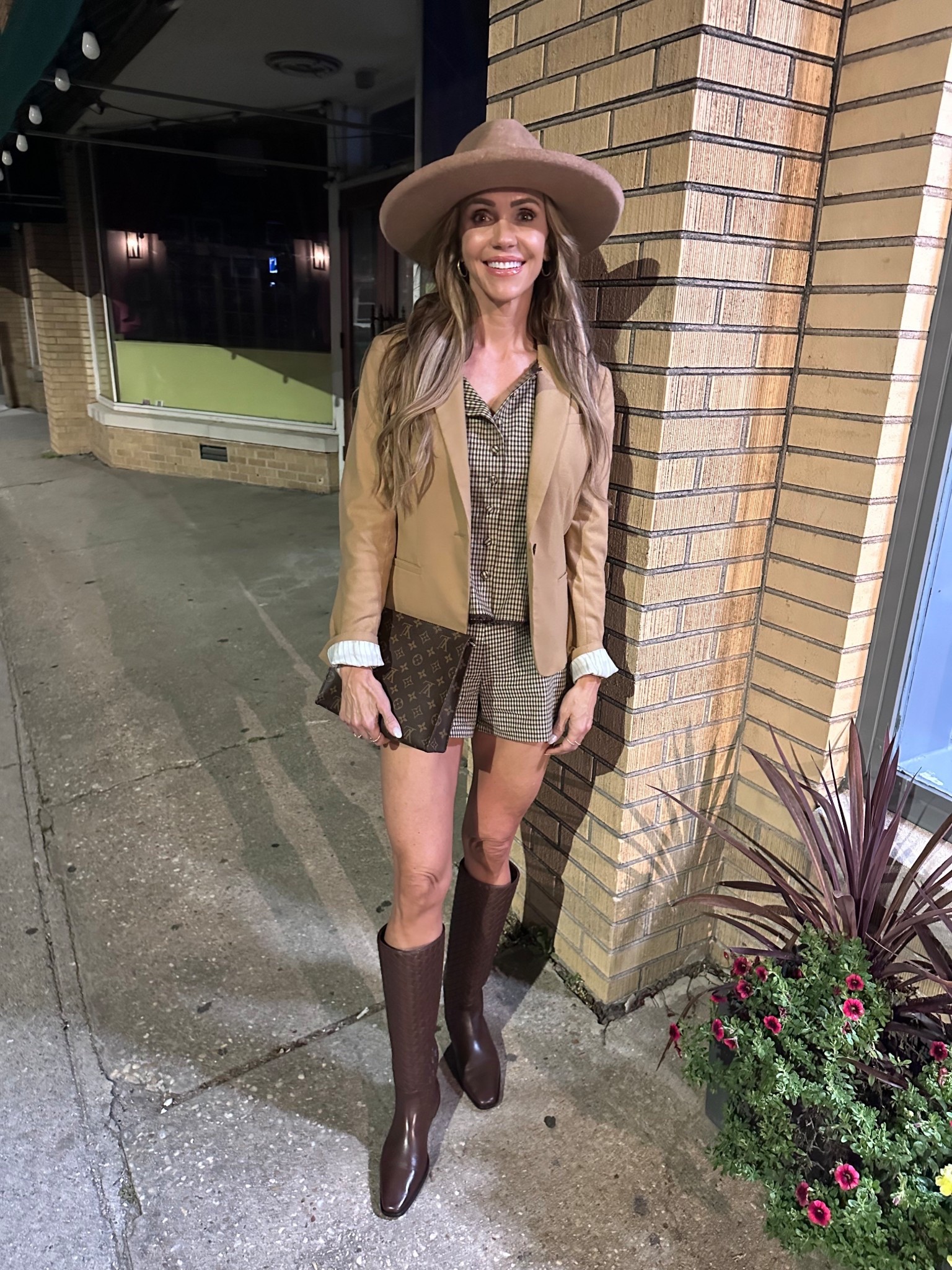 When you're not sure what season we are in... Fall? Winter? Spring? 

This adorable plaid sleeveless top and matching shorts set is perfect for transitioning into warmer weather. 

Top-S
Shorts-S

#LTKOver40 #LTKootd #LTKdayinmylife