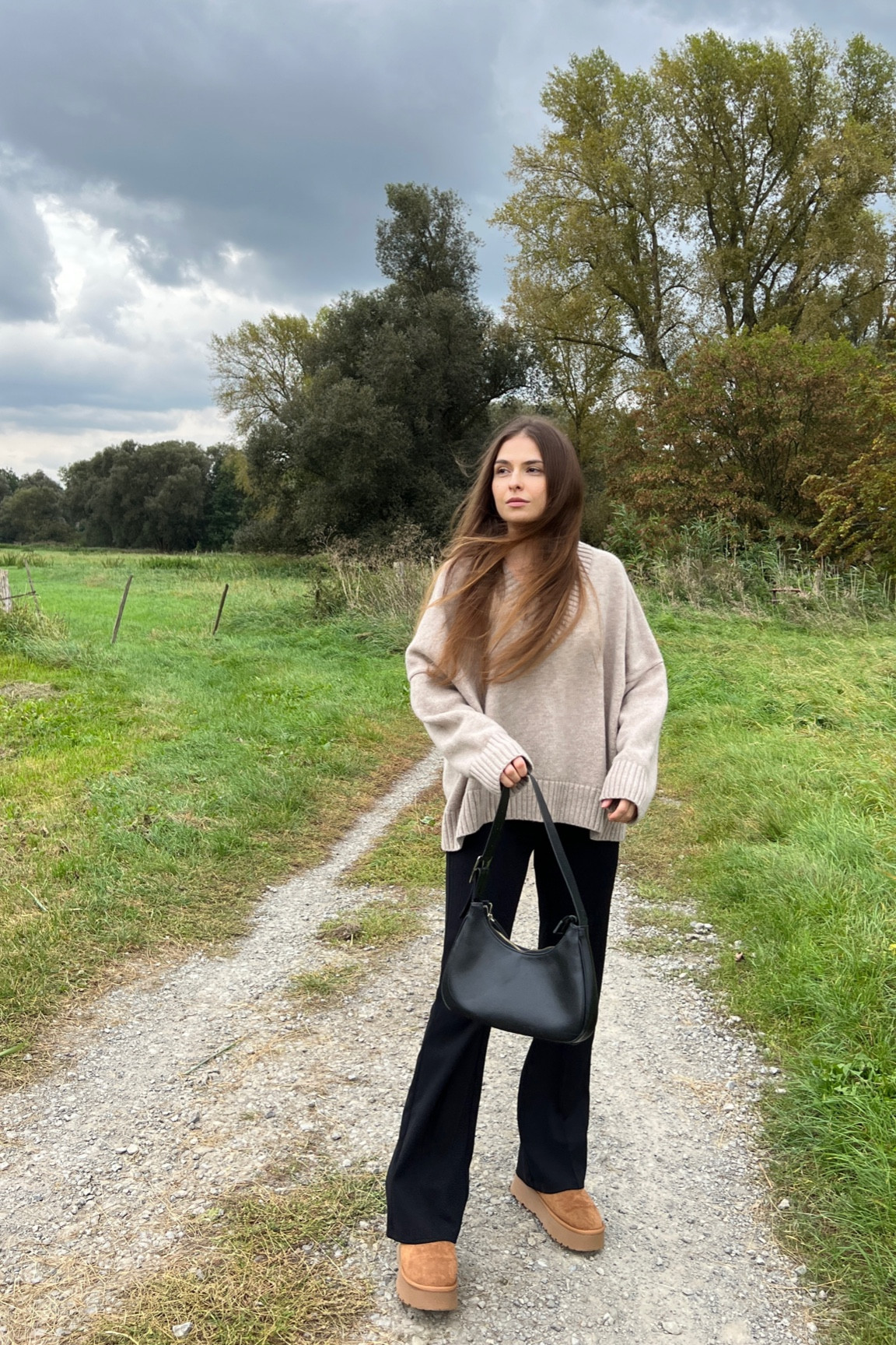 Oversized knit, comfy pants and UGGs 🧸

#LTKSeasonal #LTKstyletip #LTKeurope