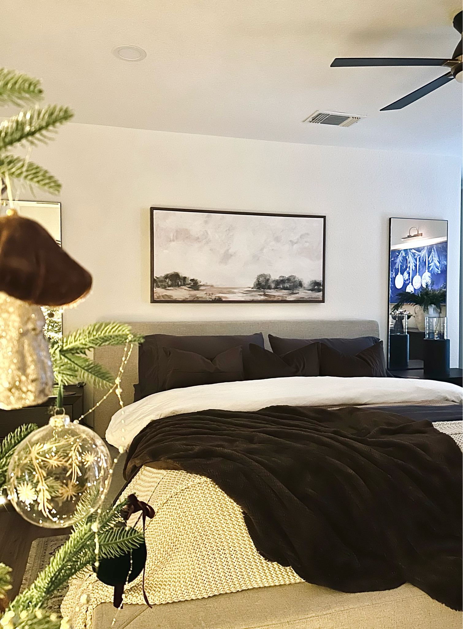 Shop my bed frame 

#LTKHome #LTKHoliday #LTKStyleTip