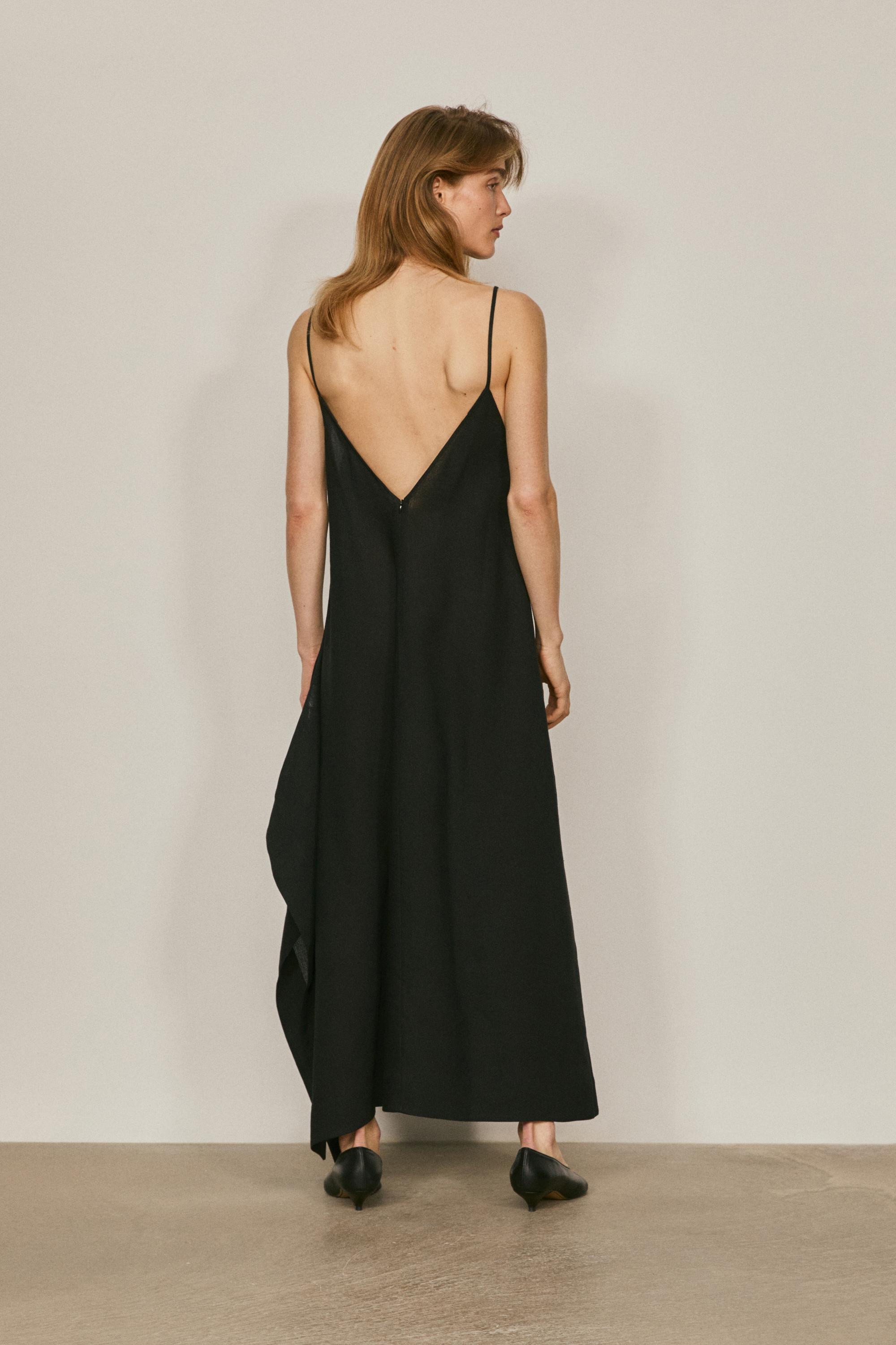 VIEW LOOK
Flowing linen blend lingerie dress - LIMITED EDITION

 £249  Colour:  Black  Add to ba... | Massimo Dutti UK