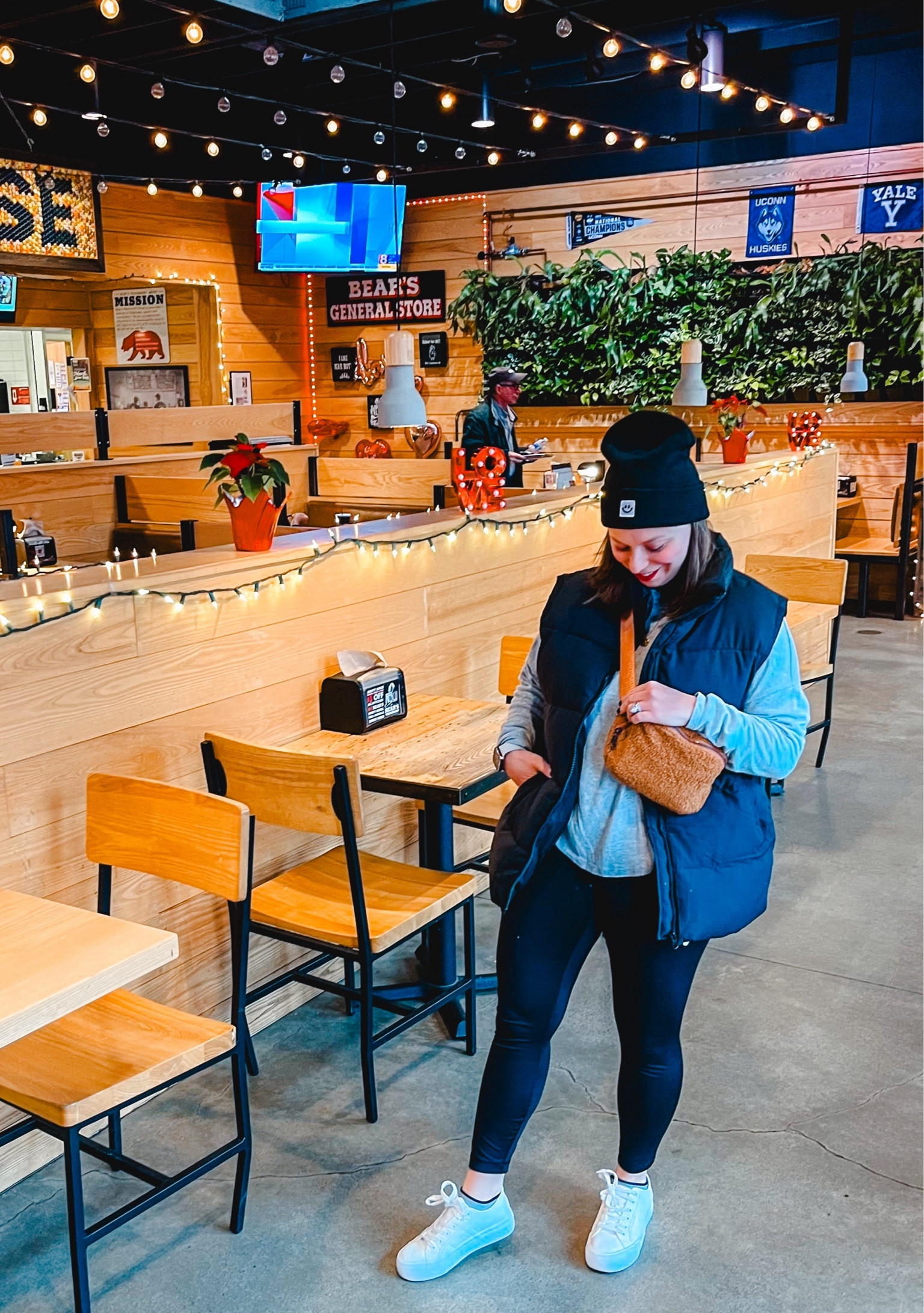 I’ve been obsessed with this vest since I got it! Perfect for on the go chilly days! And it’s on sale for 35% off today!!
.
.
.
.
.


#LTKSeasonal #LTKfindsunder50 #LTKstyletip