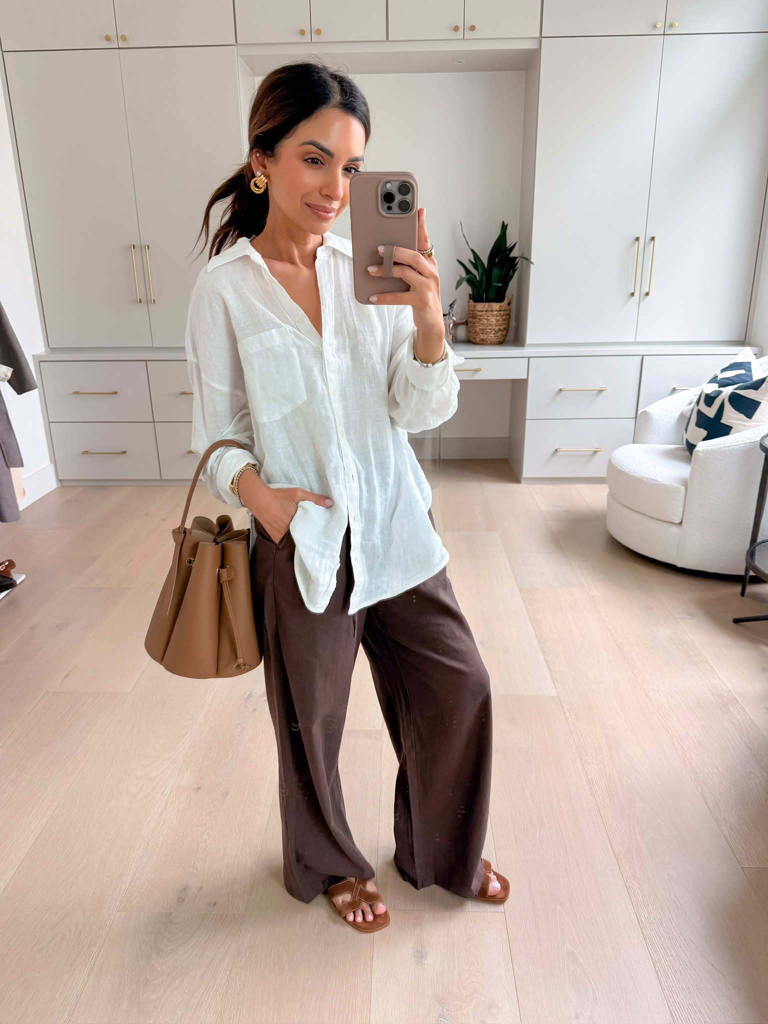 How to style a brown linen set for spring 🤎

#LTKootd #LTKPetite #LTKOver40