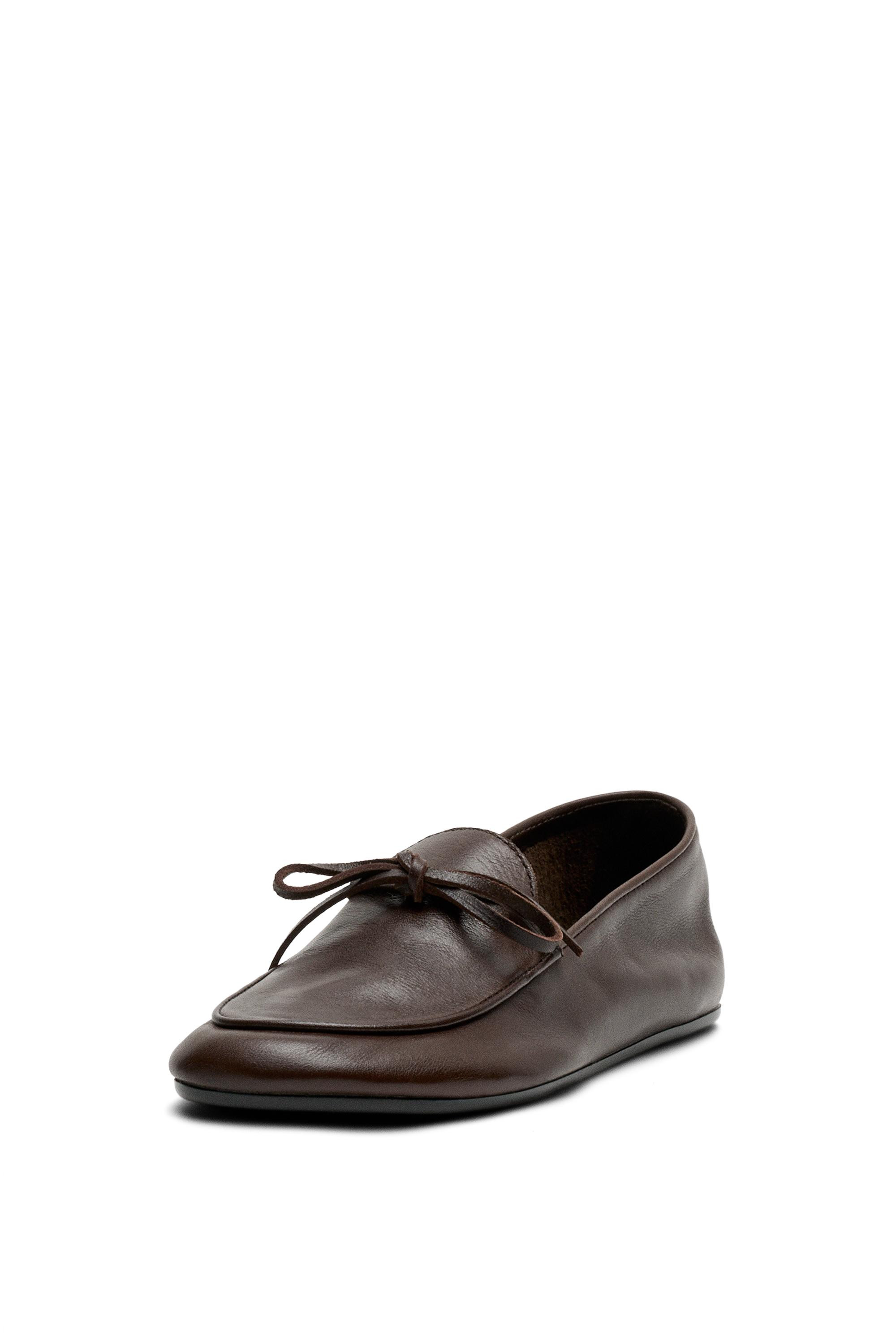 Soft leather bow loafer - BROWN | Massimo Dutti UK