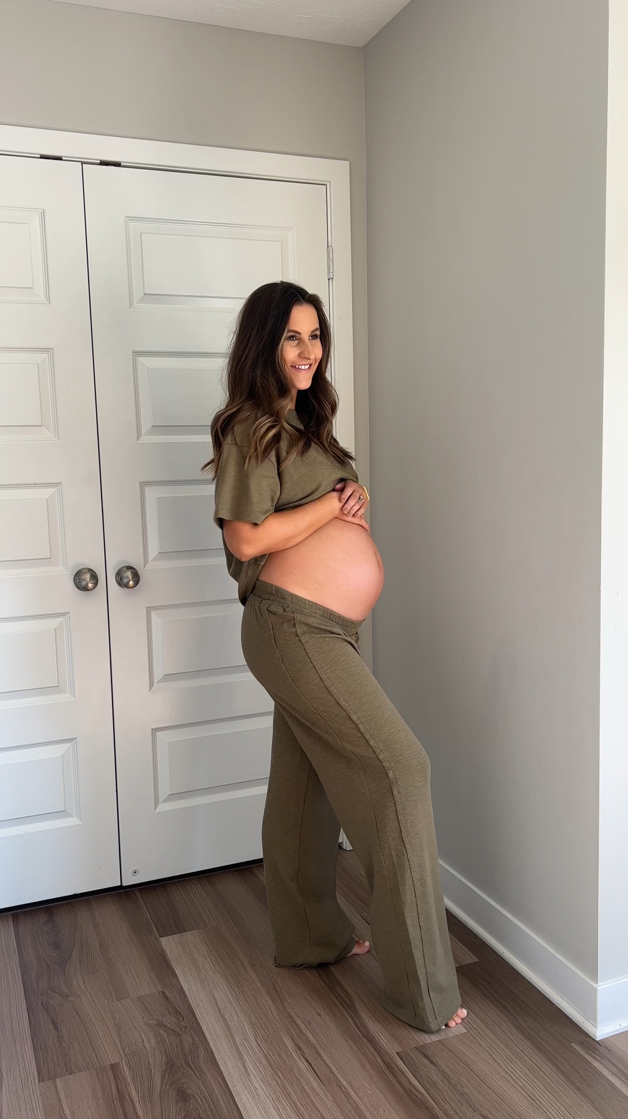 Almost in that third trimester! 27 weeks pregnant, ordered my second maternity order along with some sets that will be perfect for staying at home, snuggling a newborn! 

Get everything 25% off with code: MykalB25