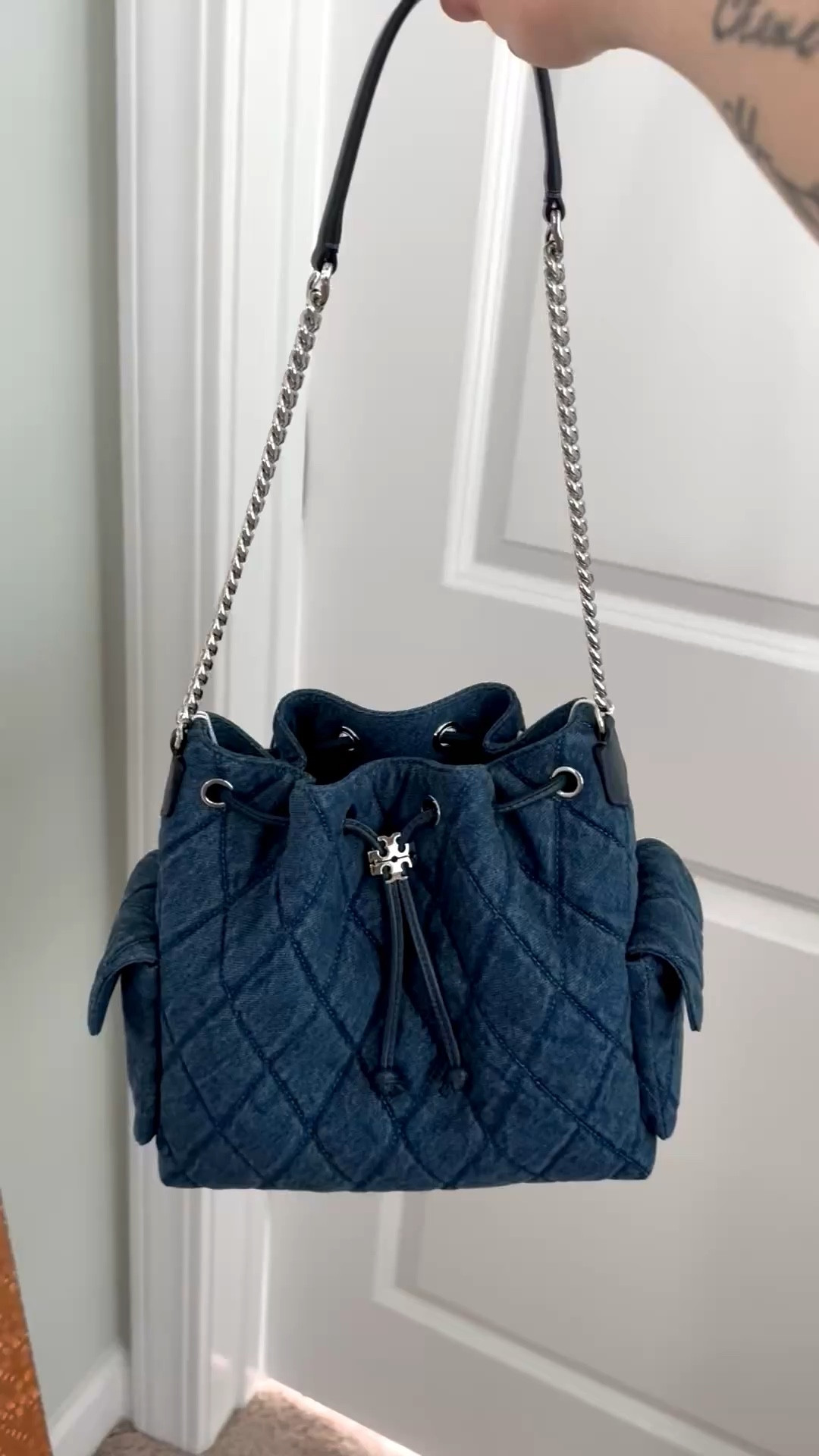 Prettiest denim bag for spring and summer 😍 love this new denim Tory Burch Charlie Drawstring bag ! It’s giving designer for a fraction of the price . Linking it here! They sell out fast so hurry and grab one 🏃‍♀️ 
Tory Burch bag , bag of the day , Chanel 25 look alike , denim bucket bag , denim drawstring bag with pockets , Nordstrom find , spring finds 


#LTKootd #LTKSeasonal #LTKmomlife