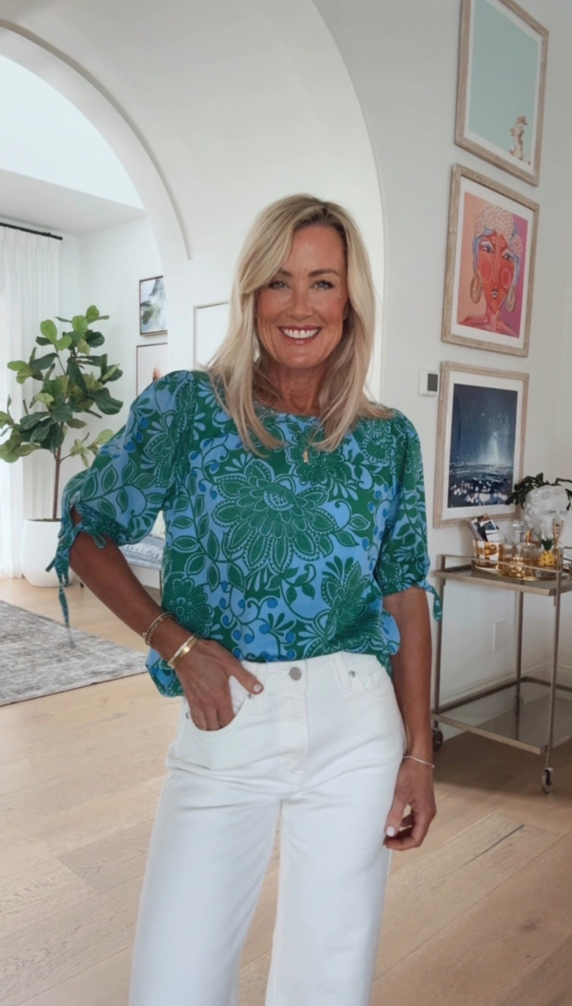 Loving this new Avara drop!

Top: XS
Jeans: 25 (size down)

#LTKSeasonal #LTKgrwm #LTKootd