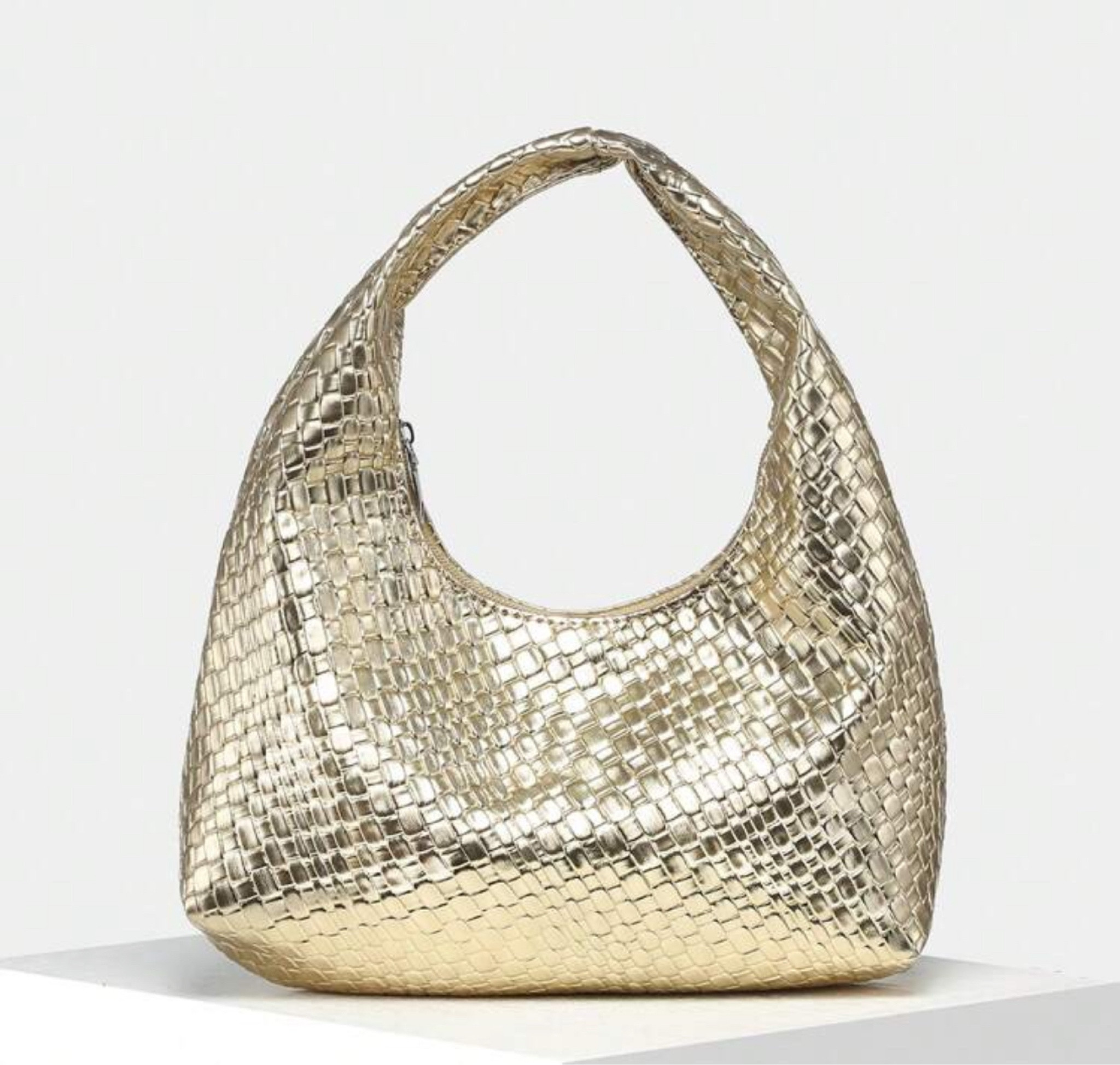 Weave PU handbag 
Gold 

#LTKmidsize #LTKplussize #LTKaustralia