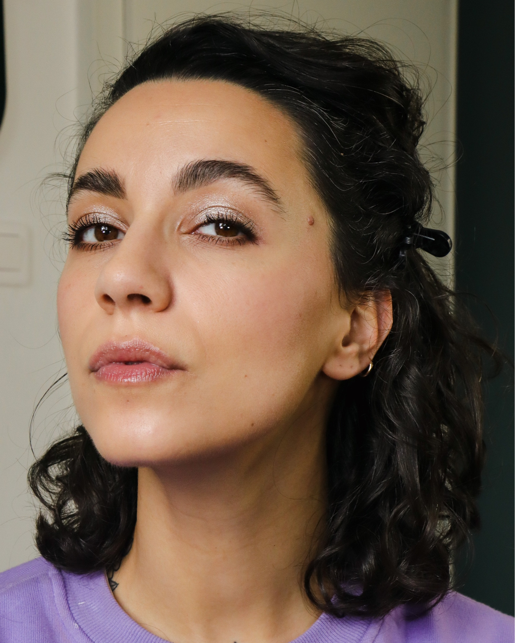 Je teste un Moon Crystal de Kaja et oh ben oh la la 🥹

TEINTES :
- anti-cernes teintes 2.5 et une pointe de 3
- Moon Crystal teinte 02 « Luminary »
- Gel à sourcils Brow Sculpt Refy Beauty
- Bronzer teinte « Baked »
- Blush teinte « Summertime Wine » 
- Poudre Refy Beauty 

#LTKbeauty