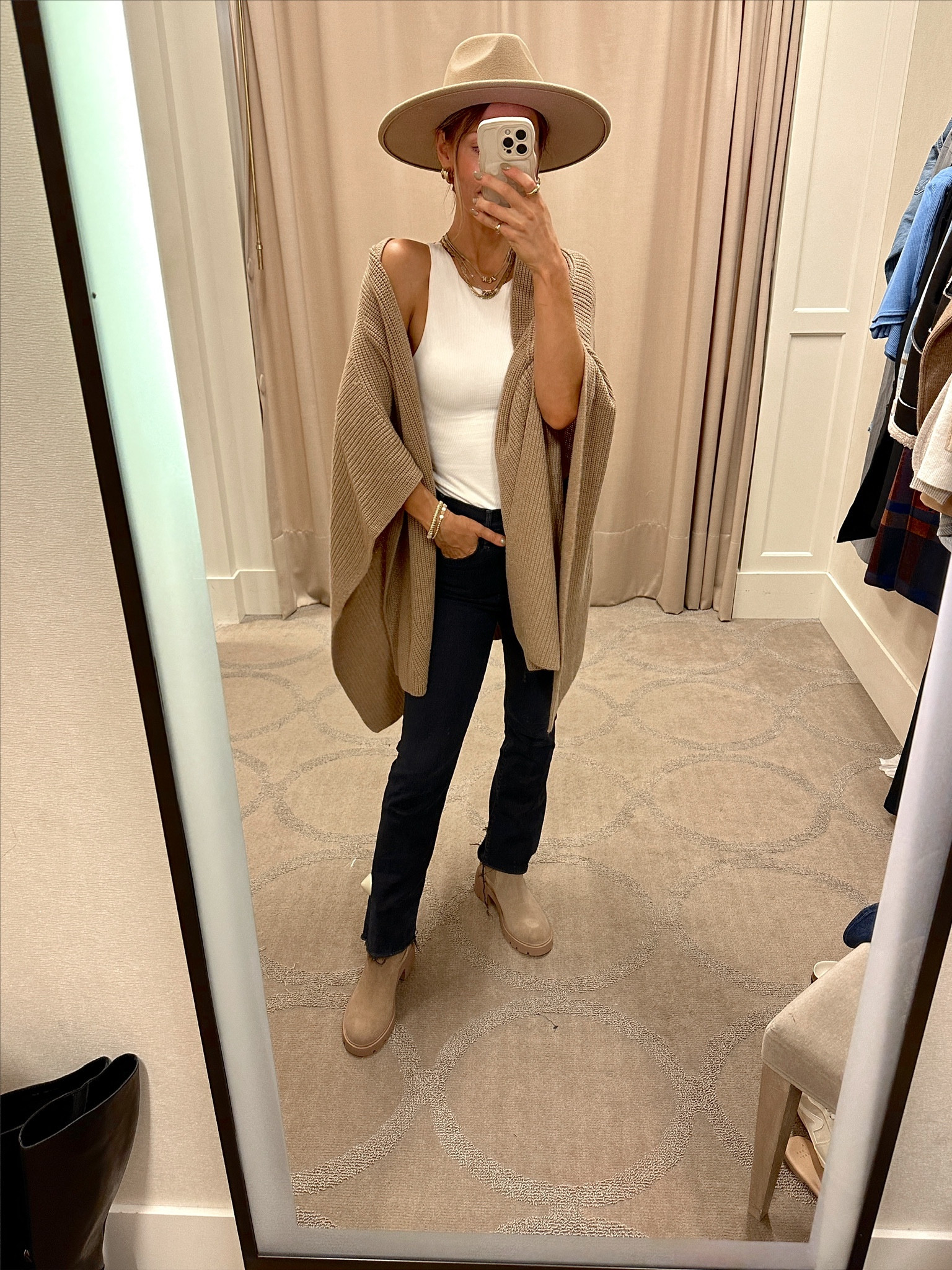 #NSALE OUTFIT This ruana will sell out quick! 



#LTKFind #LTKsalealert #LTKxNSale