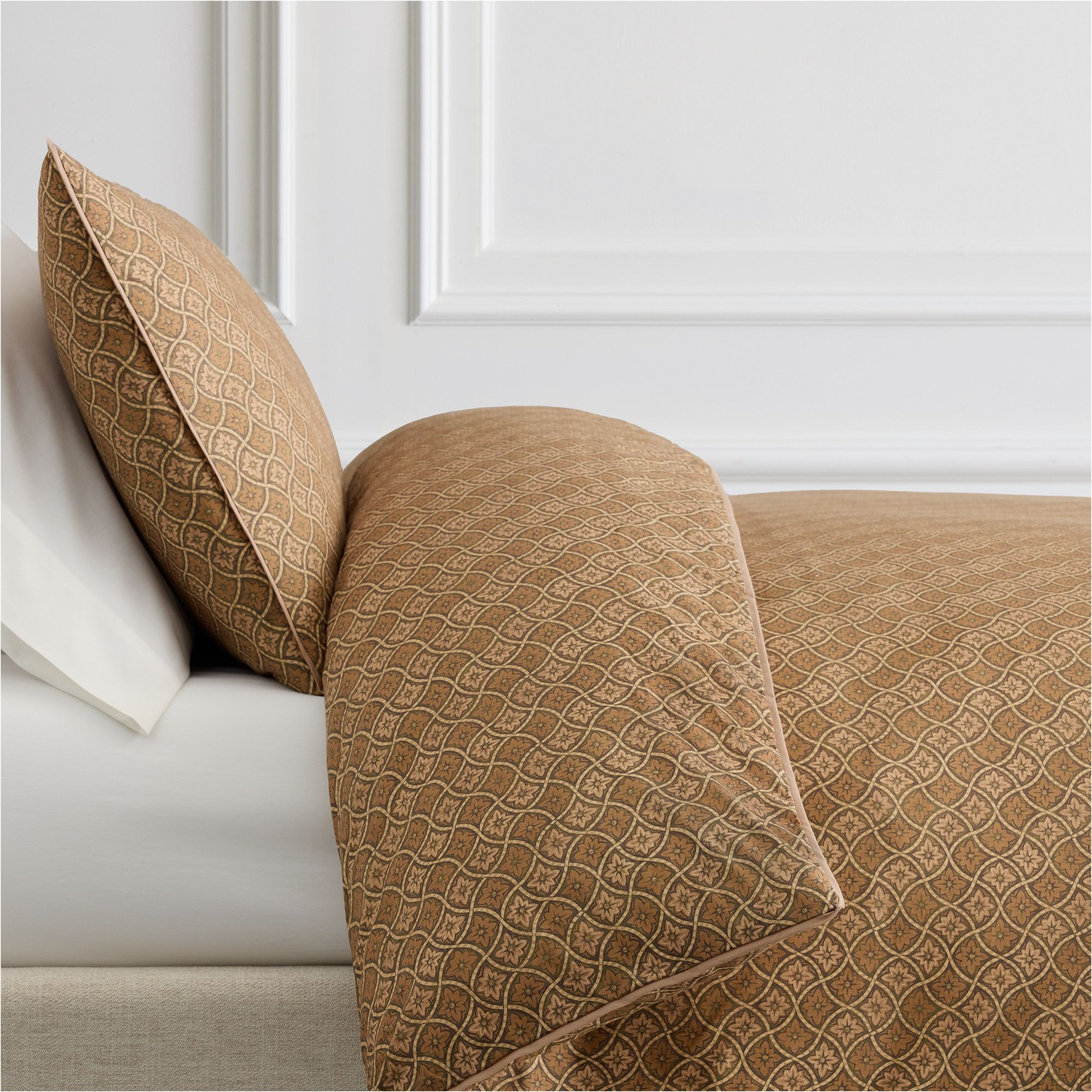 Diamond Lattice Floral Duvet, Full/Queen, Sandalwood | West Elm (US)