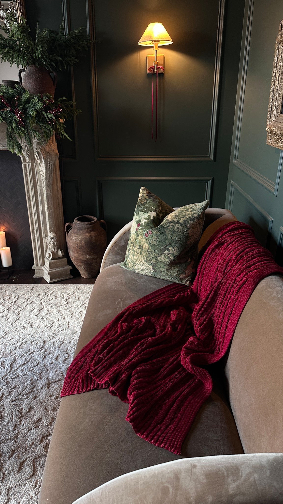 This Tommy Hilfiger throw is the most beautiful red, it reminds me of Home Alone! The quality is insane too, I don’t know if I’ve ever owned a more well-made throw! They have so many other beautiful throws, blankets and textiles as well! @TommyHilfiger #tommyfamily #ad