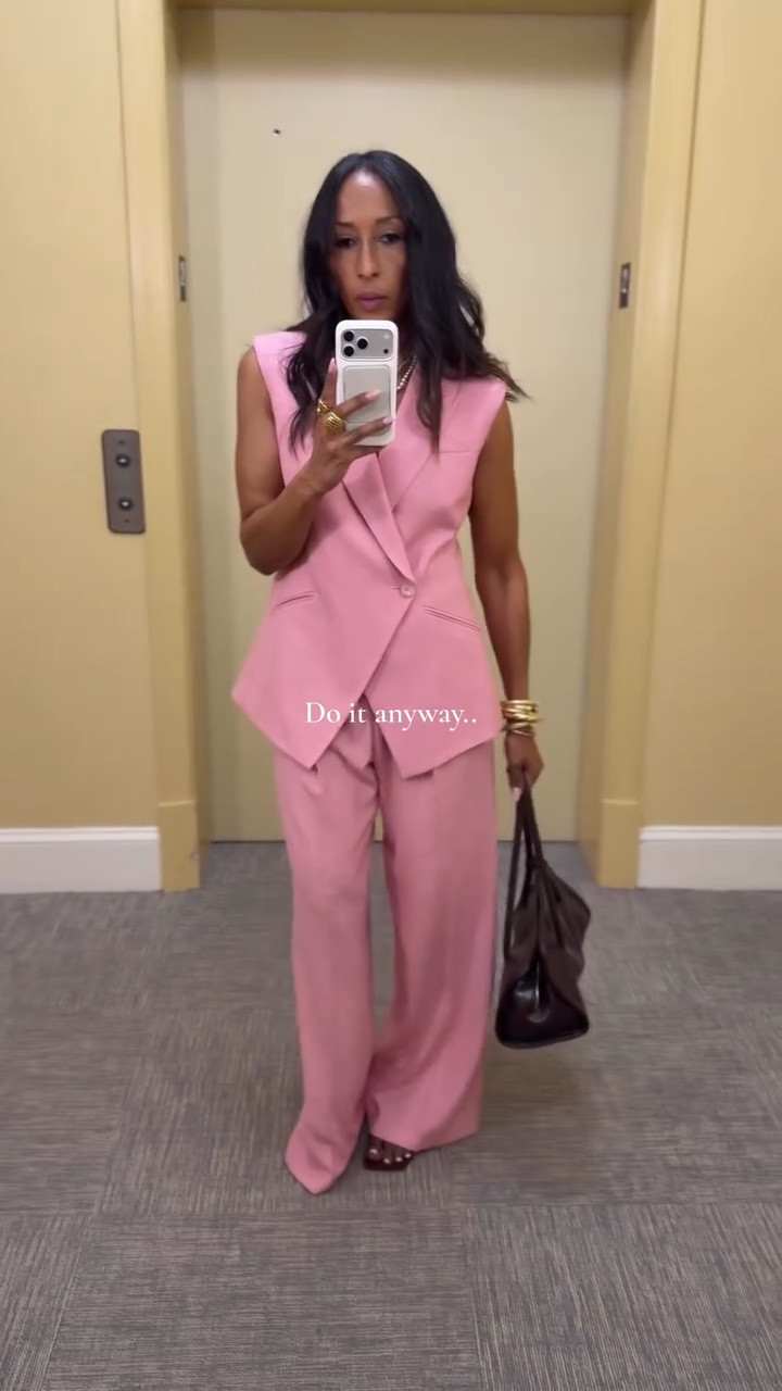 And that’s really the shift. Not waiting until you feel ready... just deciding to show up as you are.

The outfit gave me that extra push... but the decision was mine

Comment link if you want the details

#LTKWorkwear #LTKOver40 #LTKootd