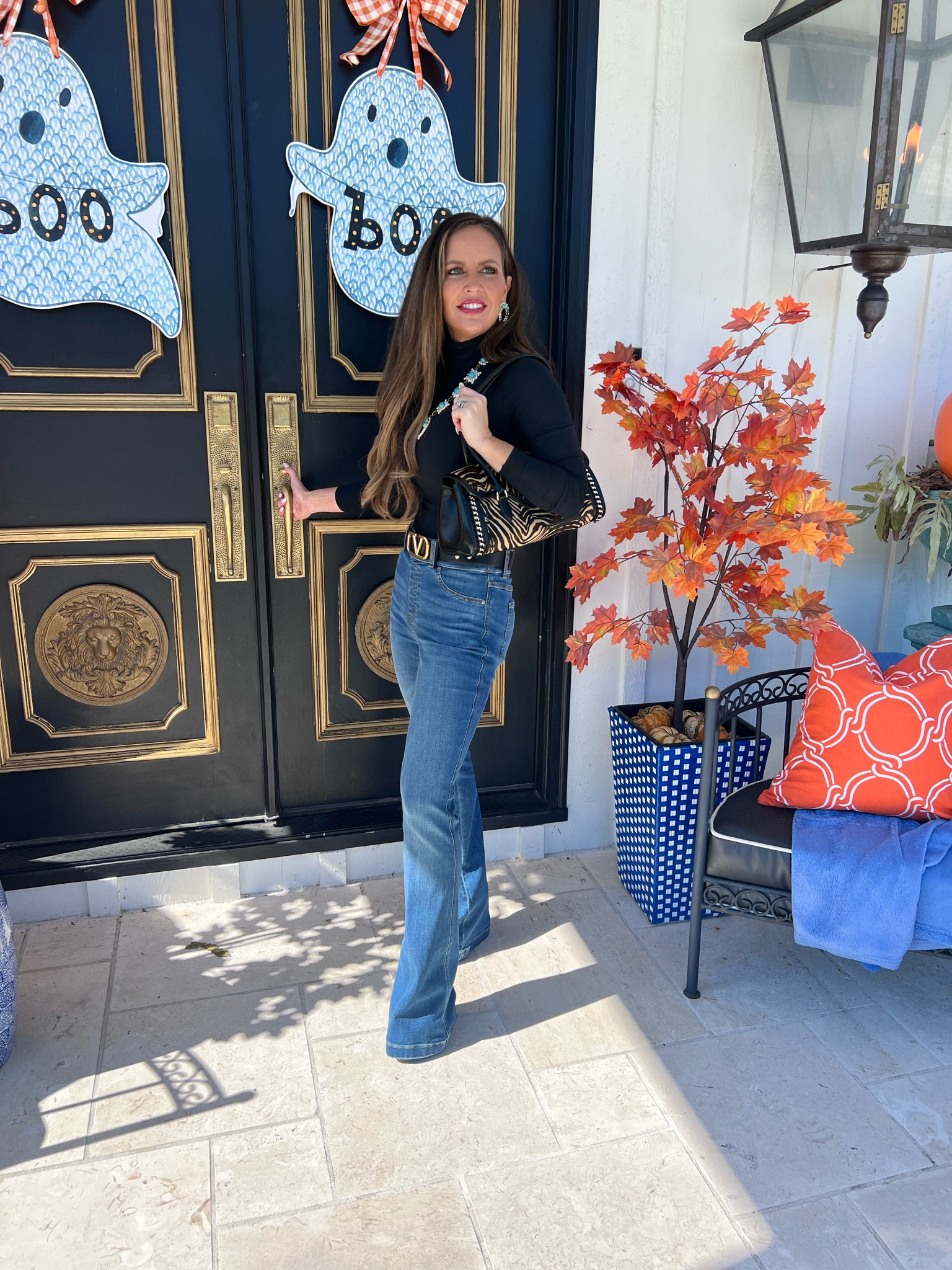 Let’s talk about this outfit. Jewelry and handbags can make any outfit pop! These pieces from @elizabethcolejewelry and bag from @brahmin make this basic black bodysuit and dark jeans into a whole new look

#LTKFindsUnder50 #LTKFindsUnder100 #LTKStyleTip