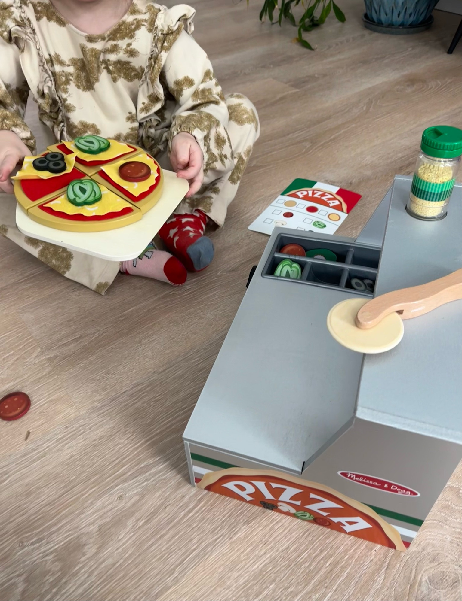 This wooden pretend play  pizza  set is a lot of fun

#LTKFindsUnder50 #LTKKids #LTKSaleAlert