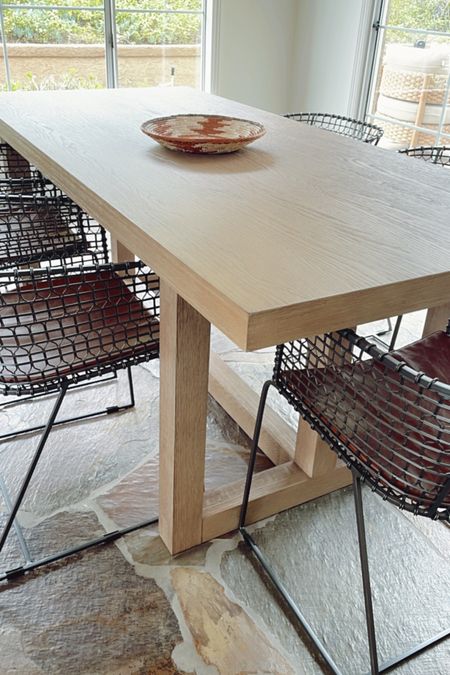 Portola extension dining table from Pottery Barn. Full detailed review here: https://mendezmanor.com/pottery-barn-portola-dining-table-review/

#diningtable #lightwoodtable #extensiontable #diningroom #onlineintrriordesign 