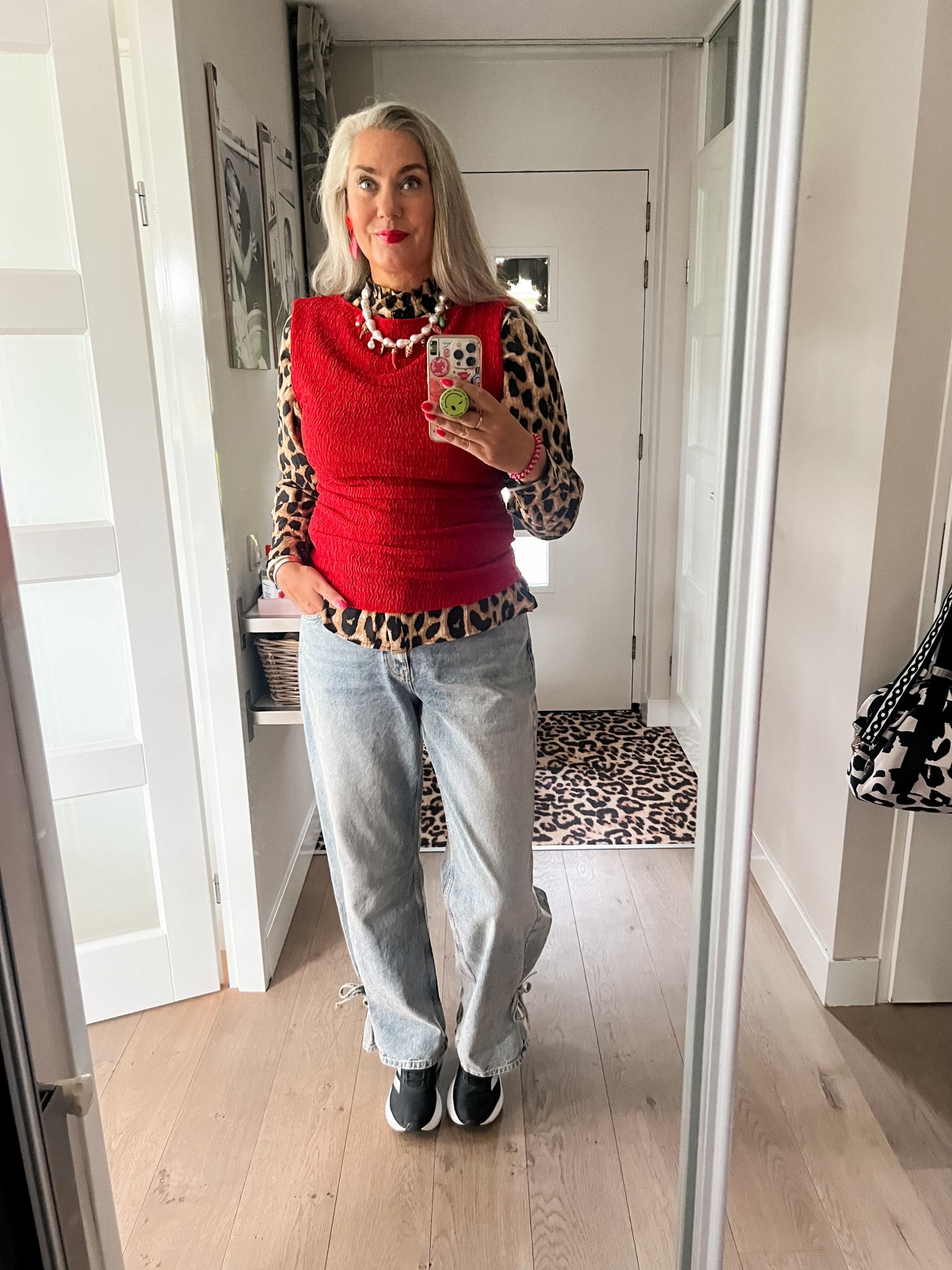 OOTD - Zondag. Leopard print blouse (Norah), rode top (L), parel bedelketting, Barrel fit jeans (Shoeby, maat 32), Adidas sneakers  

#LTKnederlands #LTKmidsize #LTKeurope