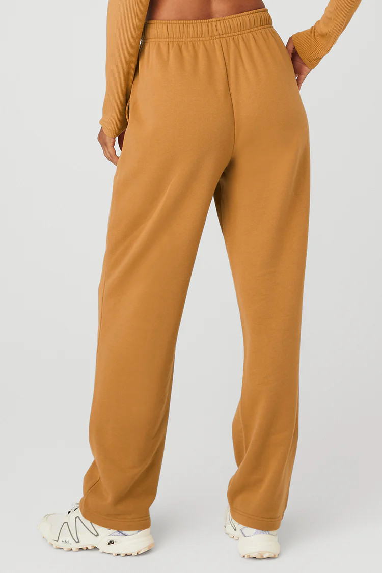 Accolade Straight Leg Sweatpant - Toffee | Alo Yoga (US)