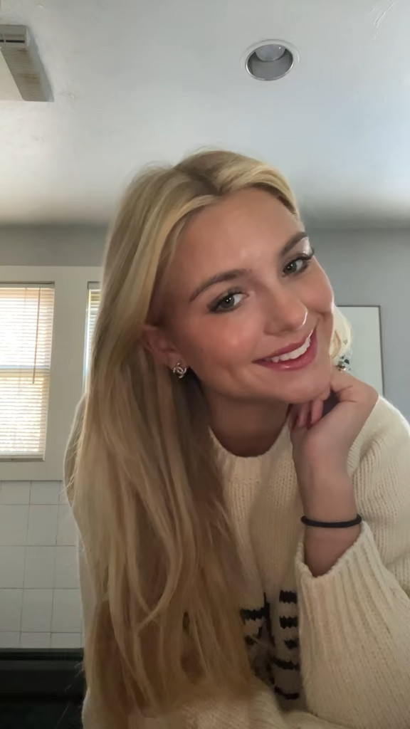 Sweater weather 

#LTKSeasonal #LTKStyleTip #LTKGiftGuide